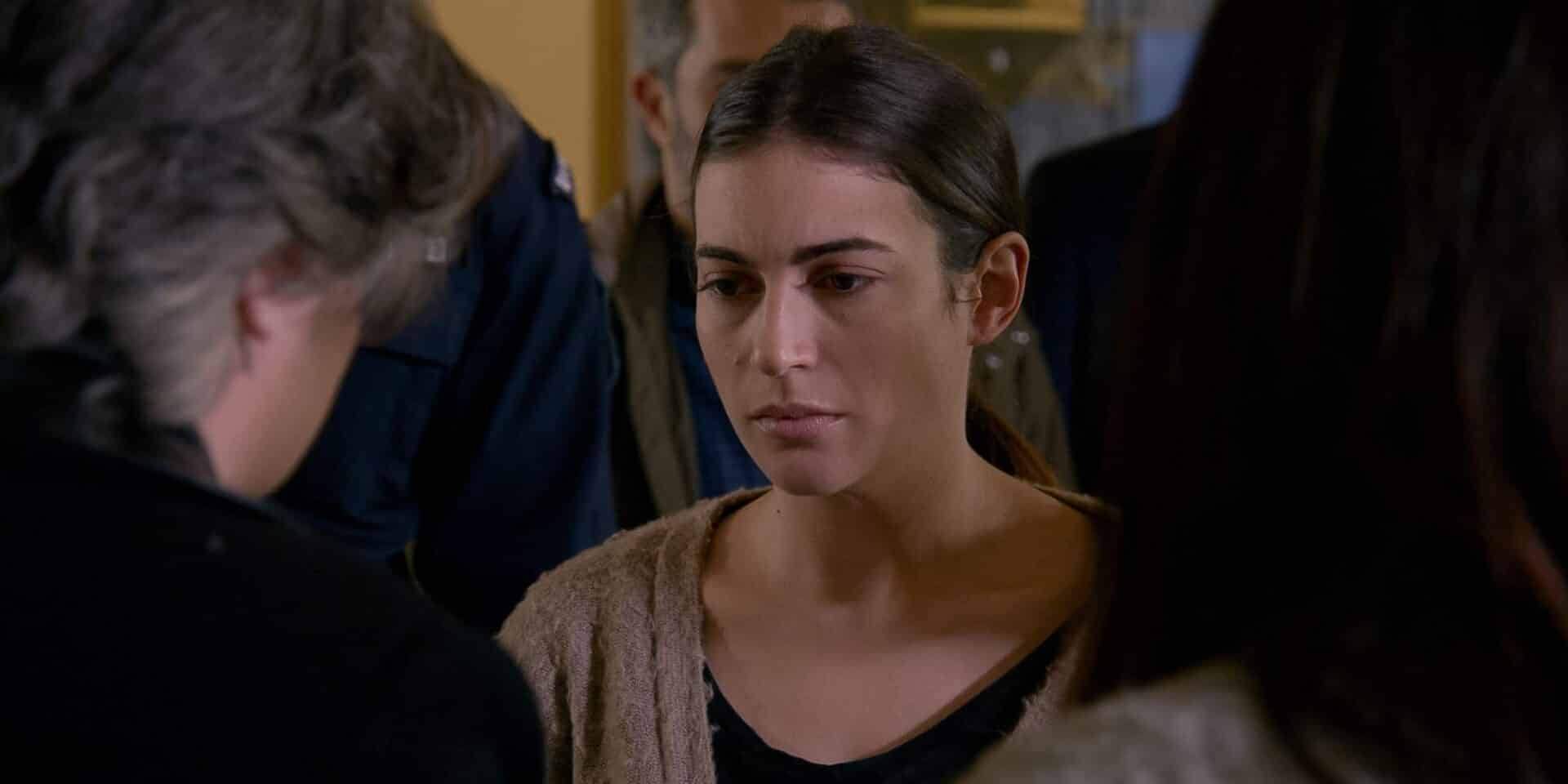Η ηθοποιός Μάρθα Λαμπίρη Φεντόρουφ σε σκηνή από τη σειρά «Παγιδευμένοι»