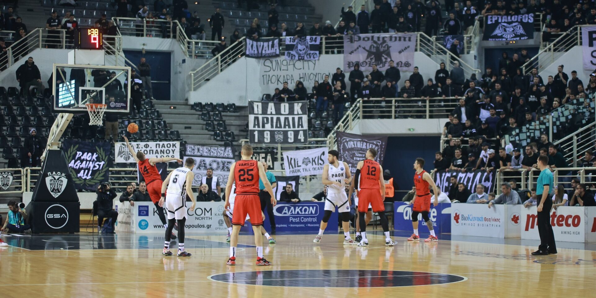 Σε έξι προσαγωγές προχώρησαν οι Αρχές στην Πυλαία πριν το ΠΑΟΚ-Ρίτας Βίλνιους