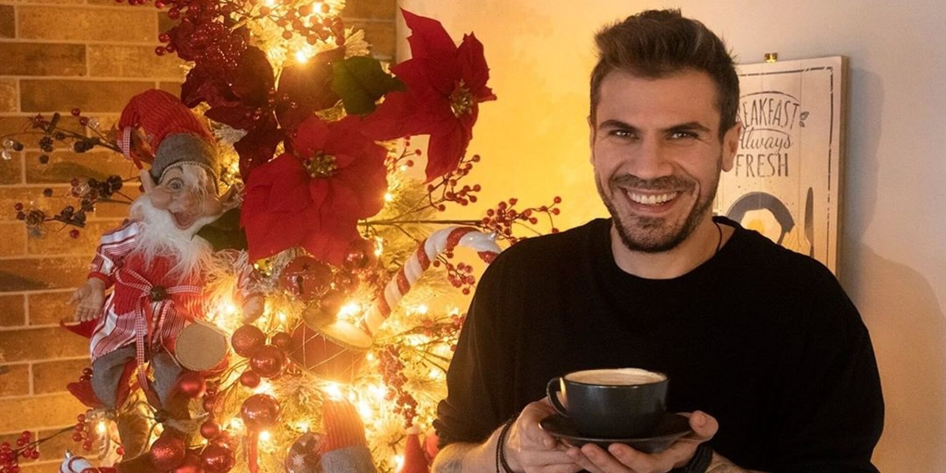 Ο Άκης Πετρετζίκης