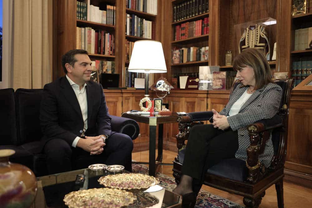 Ο Αλέξης Τσίπρας συνάντησε την Πρόεδρος της Δημοκρατίας για να την ενημερώσει για τις παρακολουθήσεις / Φωτογραφία: Eurokinissi
