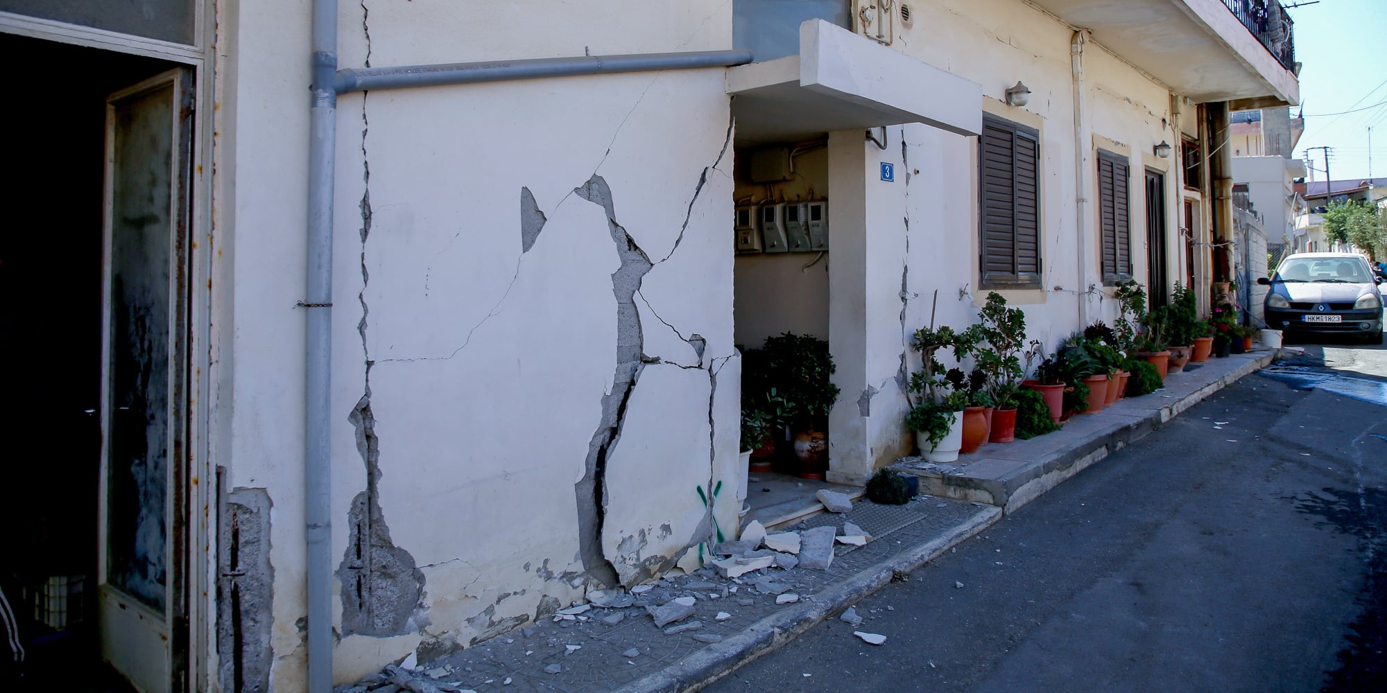 Σεισμοί στη βόρεια Λέσβο: Συνεχίζονται οι έλεγχοι και οι αυτοψίες σε κτίρια