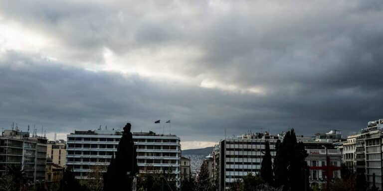 Καιρός σήμερα (20/11): Νεφώσεις και θερμοκρασία έως 22 βαθμούς – Πού θα βρέξει