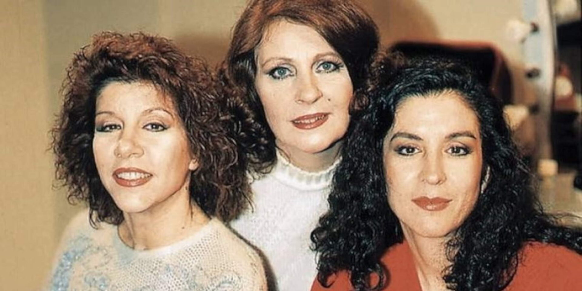 Οι πρωταγωνίστριες της σειράς «Τρεις Χάριτες»