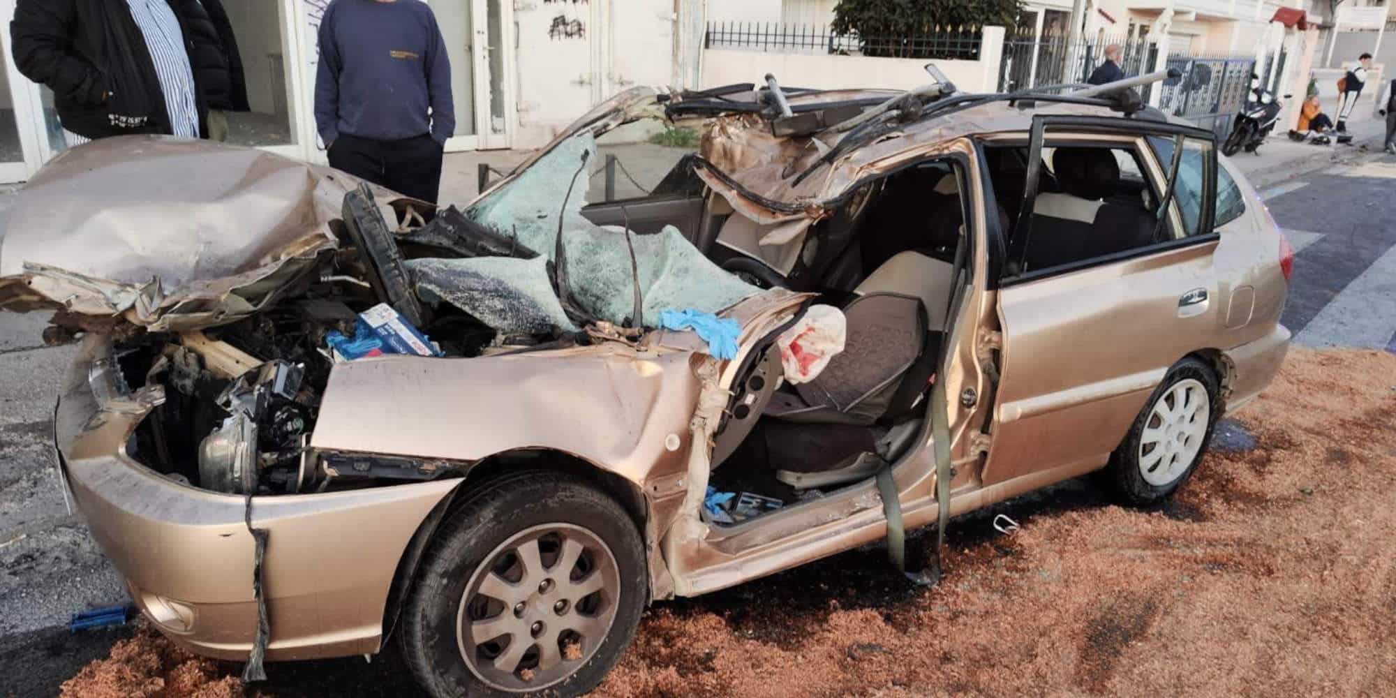 Ένα από τα δύο αυτοκίνητα που ενεπλάκησαν στο τροχαίο δυστύχημα στο Πέραμα