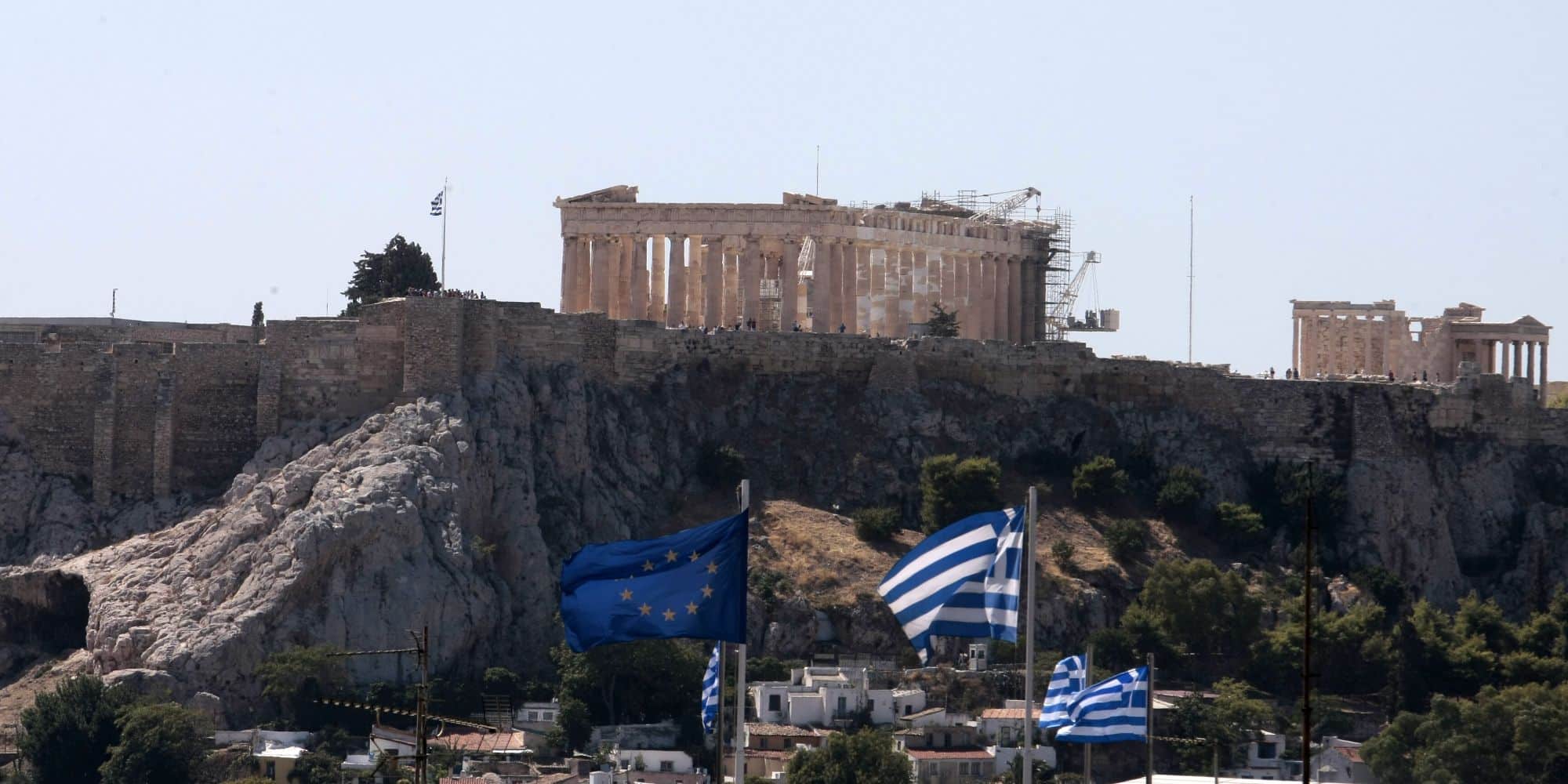 Ακρόπολη και ελληνική σημαία