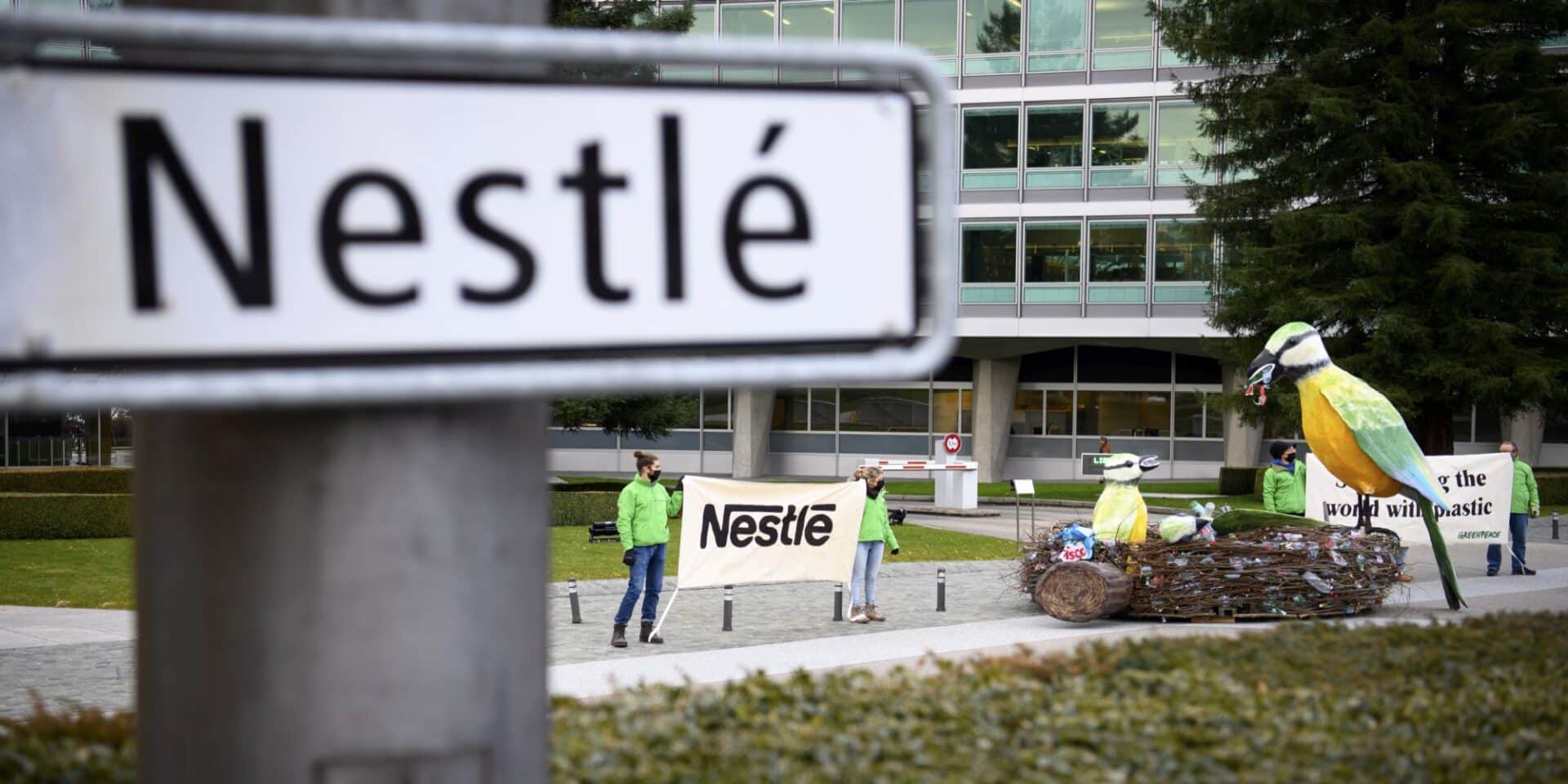 Ταμπέλα της Nestle