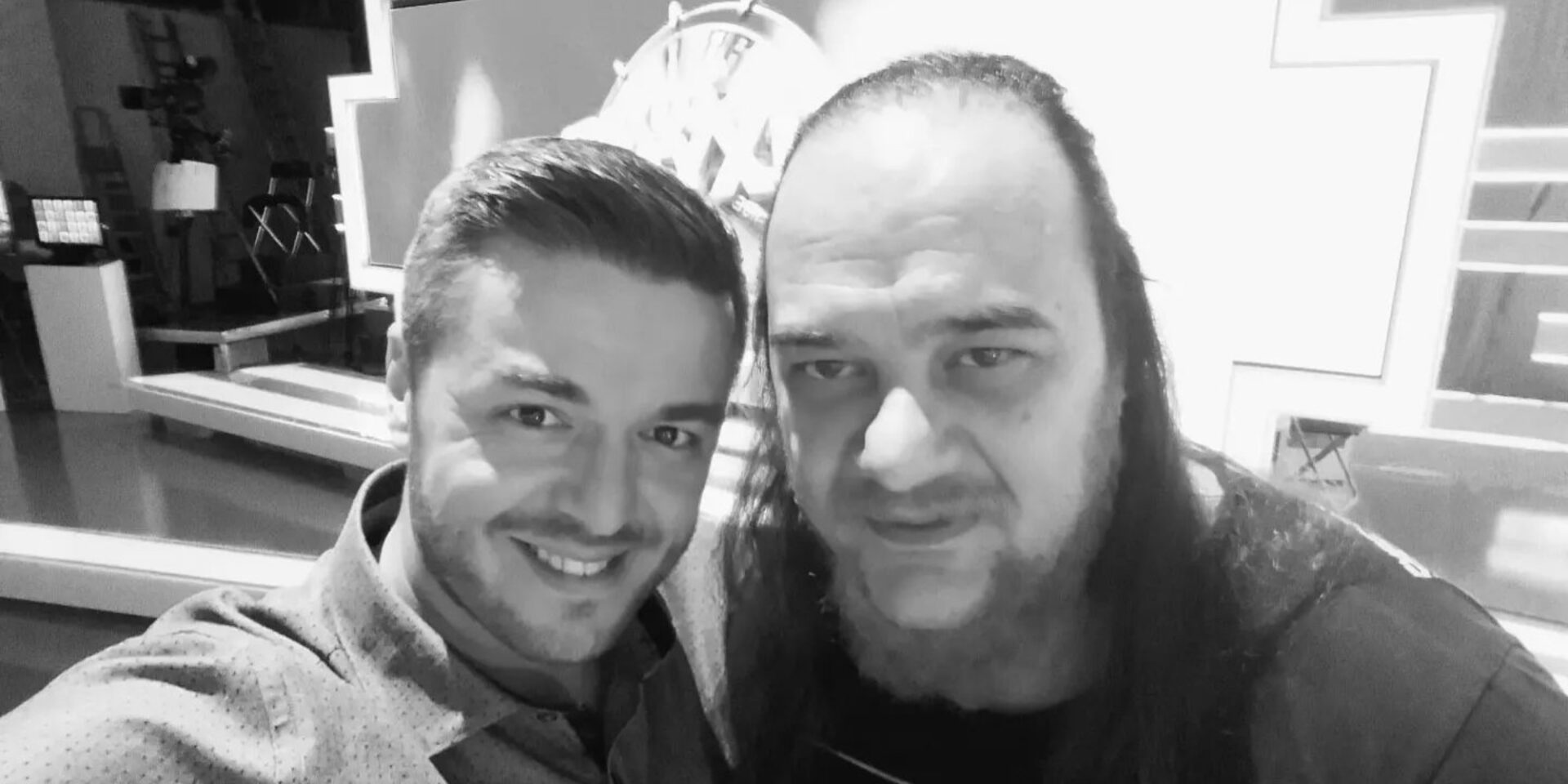 Ο παρουσιαστής του «Τροχού της Τύχης», Πέτρος Πολυχρονίδης και ο Γιάννης Γαλανούλης