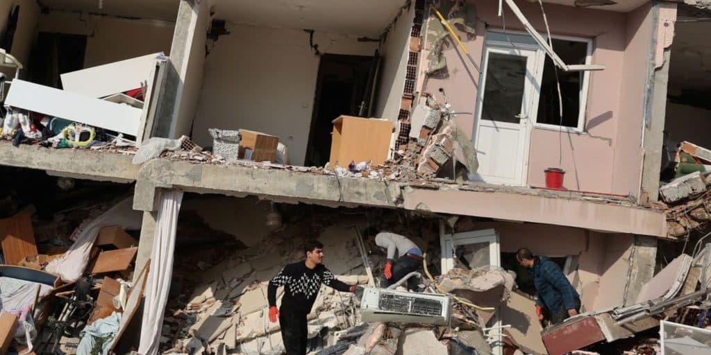 Σπίτι ισοπεδώθηκε από τον σεισμό στην Τουρκία