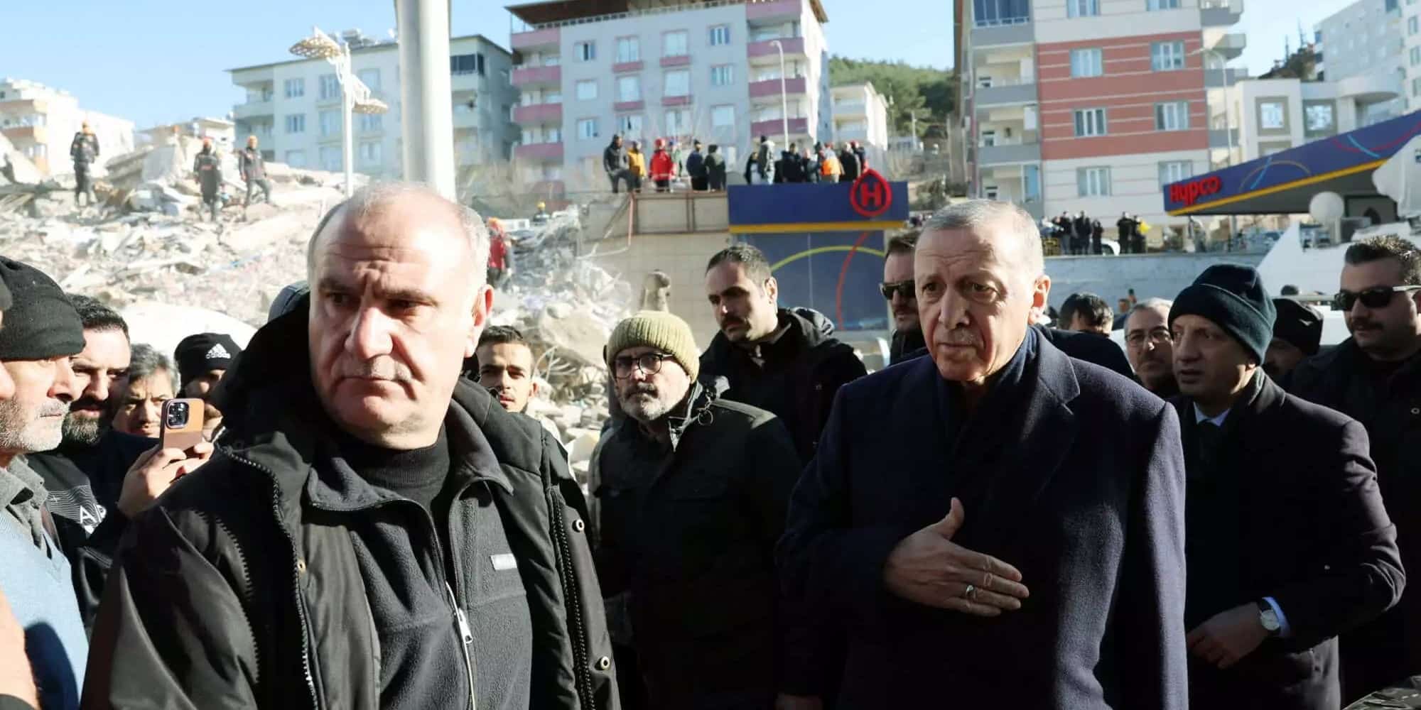 Ο Ερντογάν στις περιοχές που «χτυπήθηκαν» από τους σεισμούς