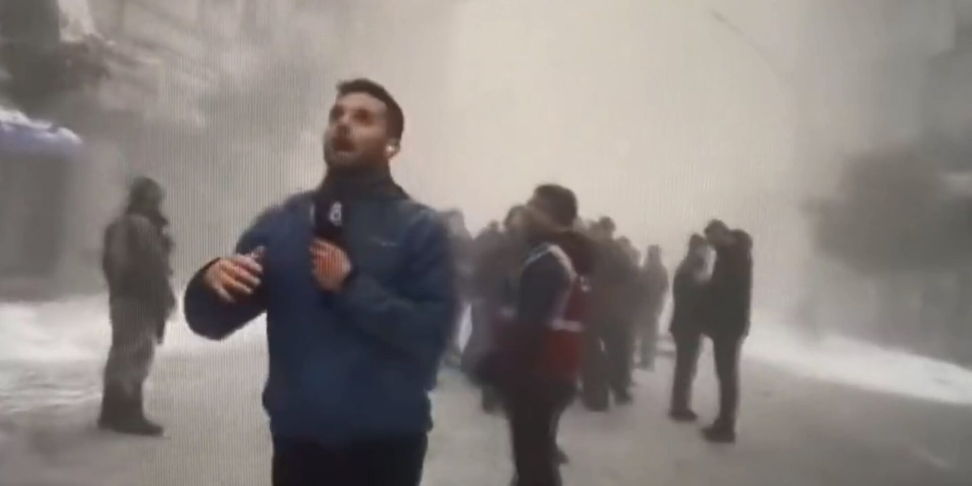 Η στιγμή που «χτυπάει» ο μετασεισμός στην Τουρκία