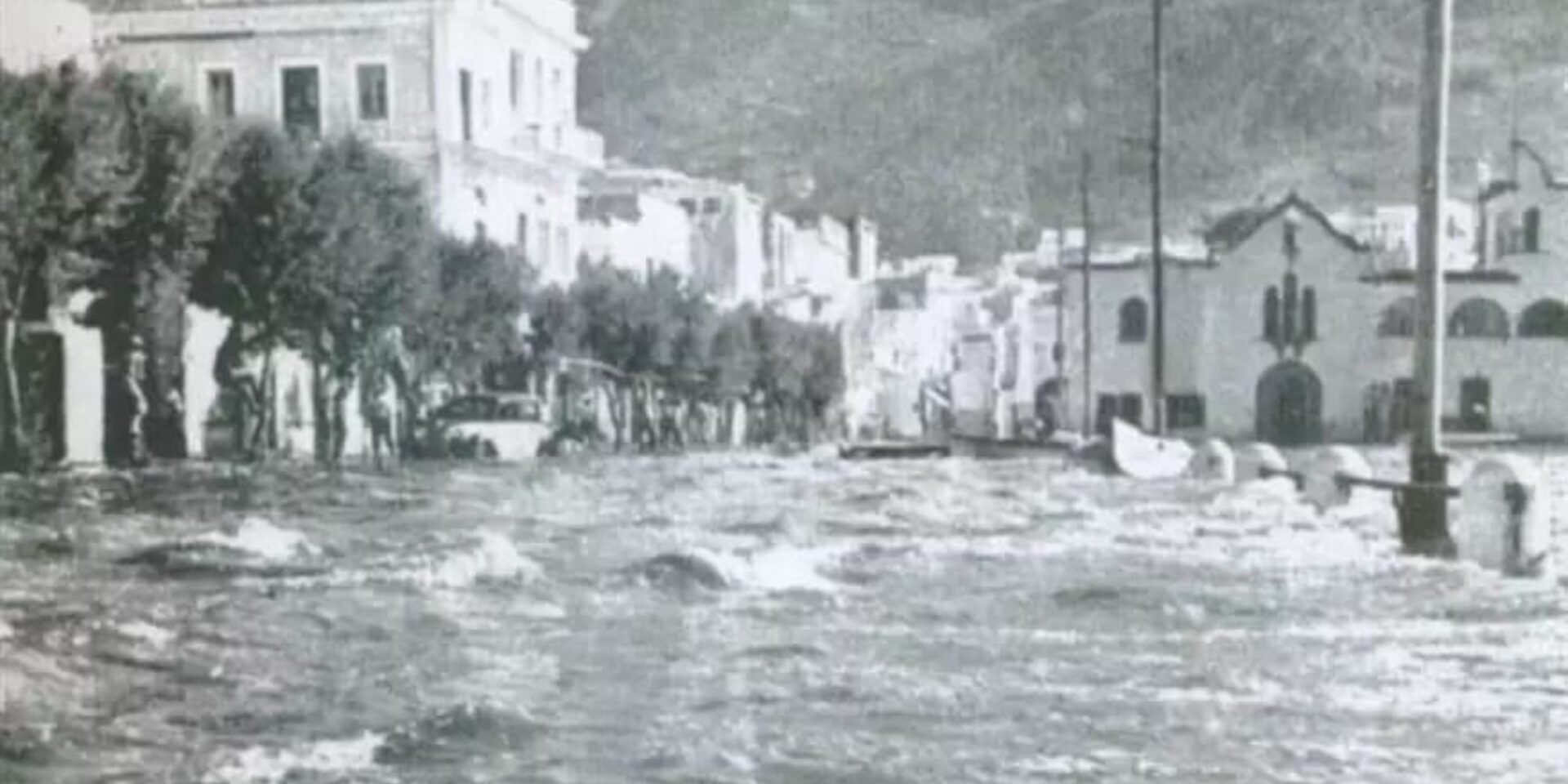 Εικόνα από το τσουνάμι στον Κορινθιακό