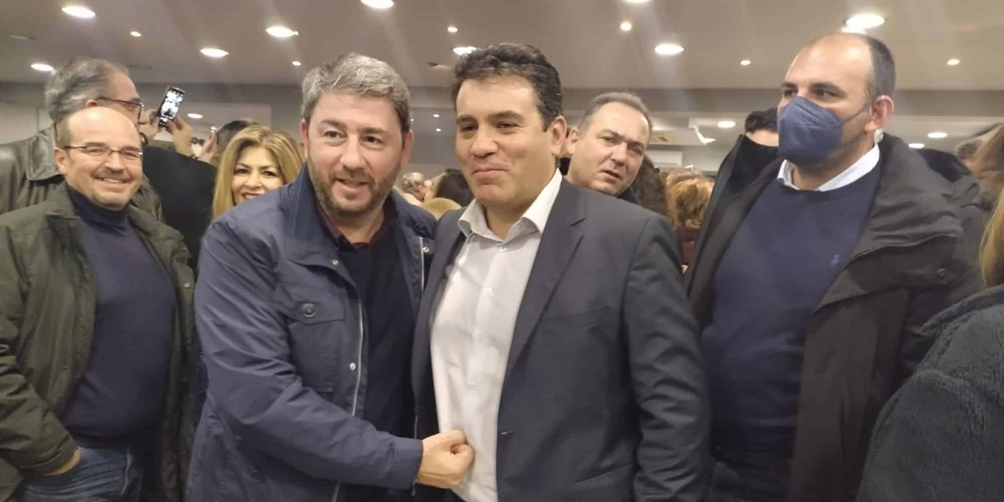 Ο Ανδρέας Παπαδόπουλος του ΠΑΣΟΚ μαζί με τον Νίκο Ανδρουλάκη