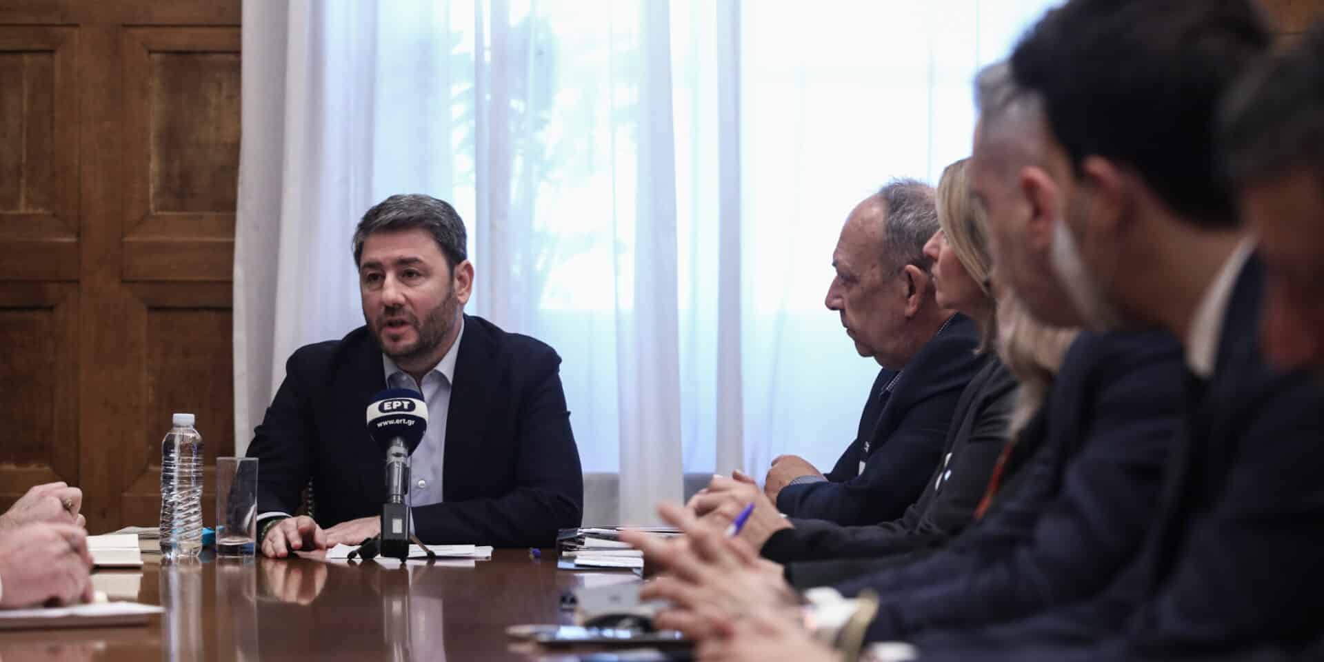 Από τη συνάντηση Ανδρουλάκη με ενώσεις δανειοληπτών και καταναλωτών