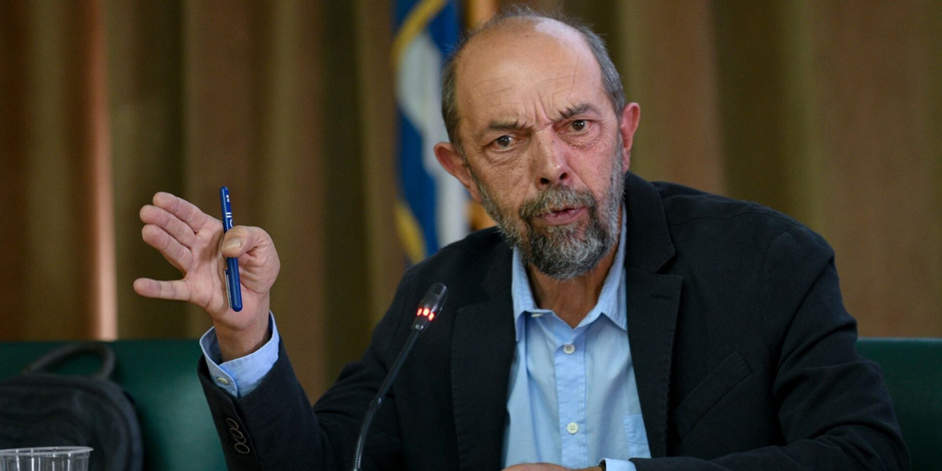 Ο Νίκος Μπελαβίλας