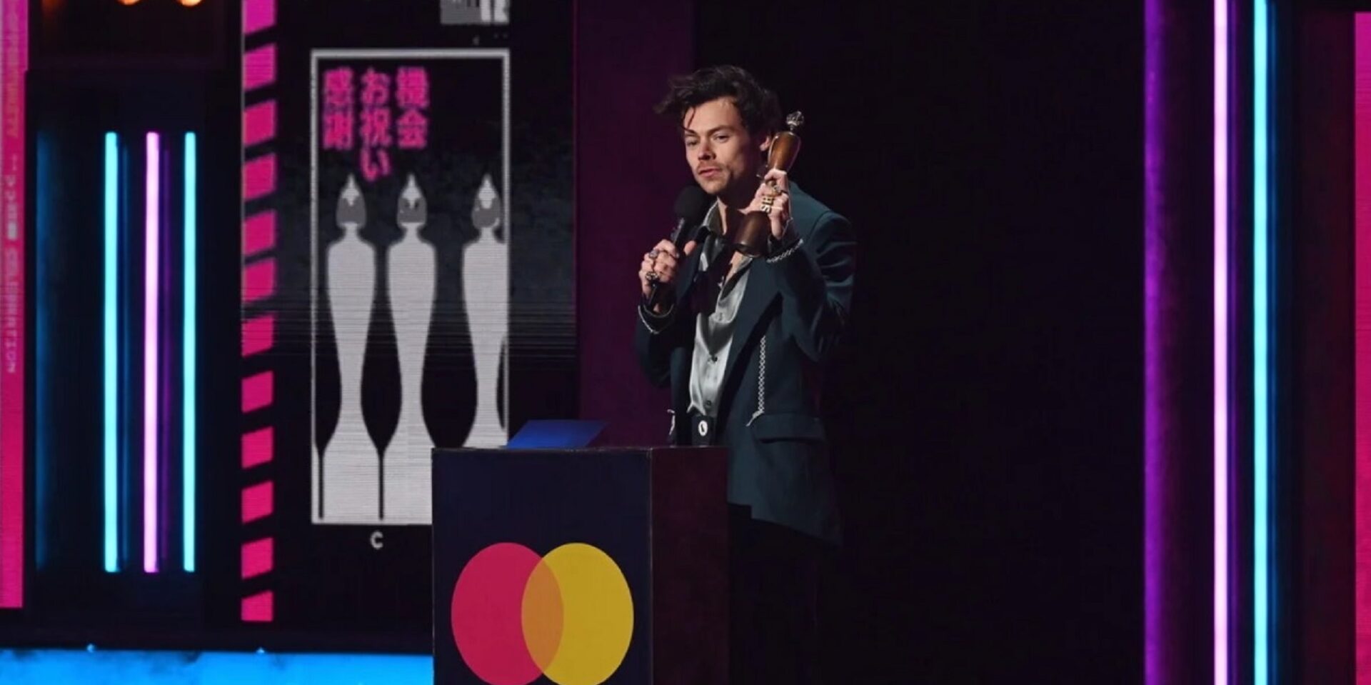 Ο Harry Styles στα Brit Awards