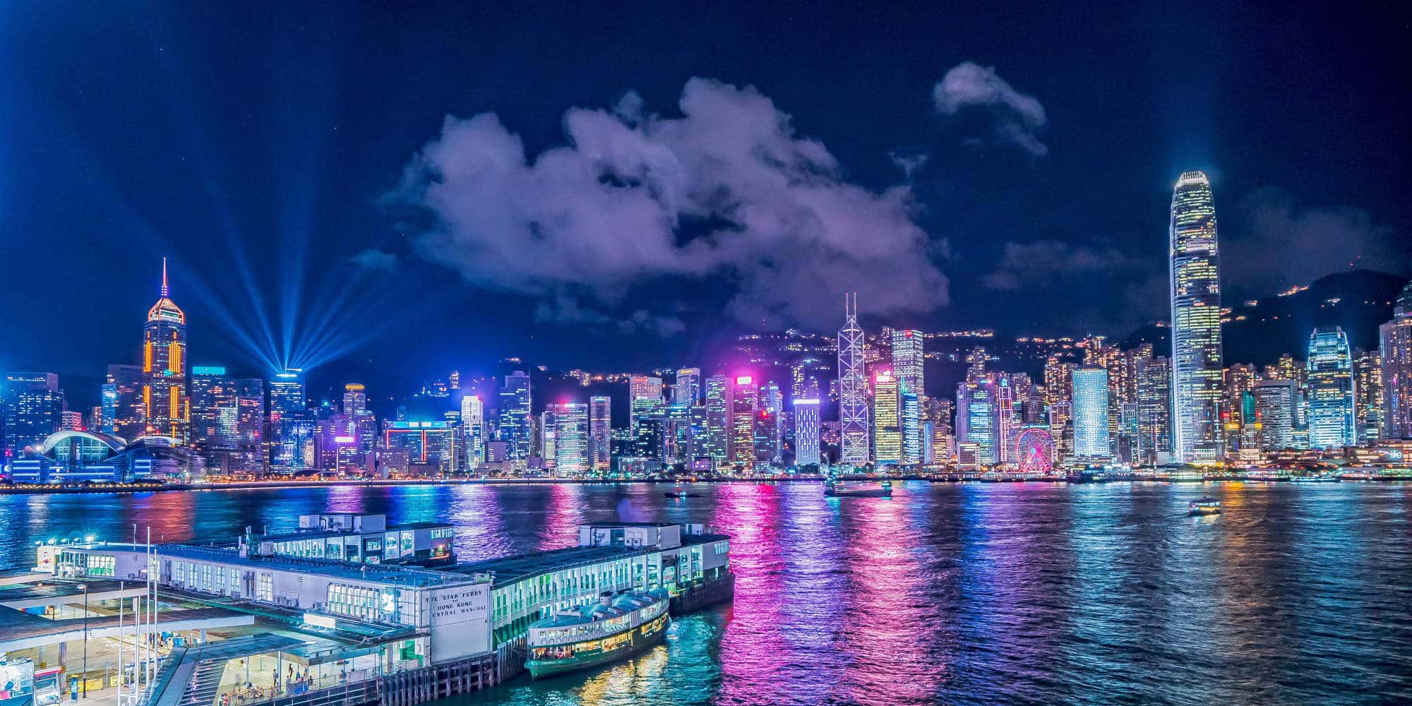 Εντυπωσιακή εικόνα από την πόλη του Χονγκ Κονγκ