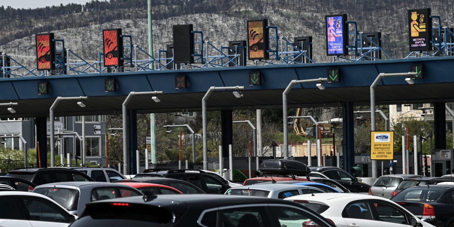 Στιγμιότυπο από τα διόδια των Αφιδνών στην εθνική οδό