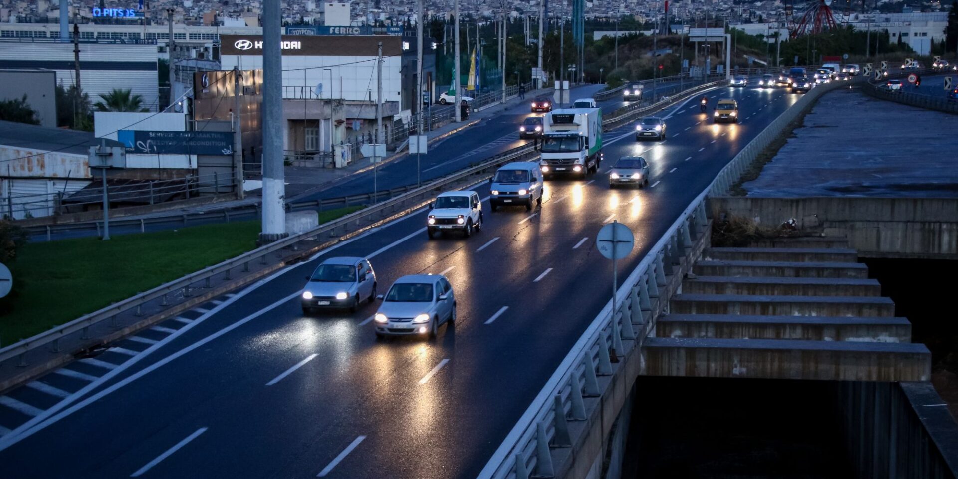 Κίνηση στον Κηφισό, στο ύψος του Ρέντη