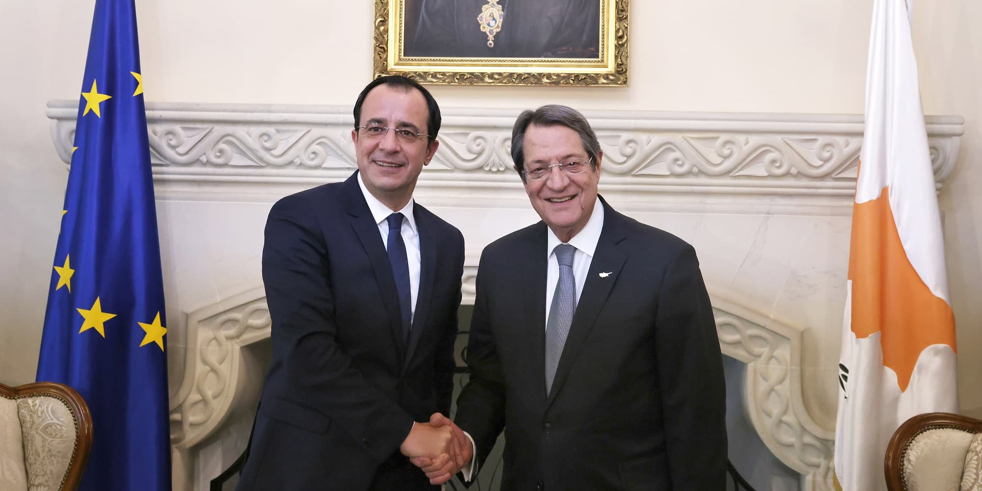 Ο πρόεδρος της Κύπρου, Νίκος Χριστοδουλίδης και ο απερχόμενος πρόεδρος, Νίκος Αναστασιάδης