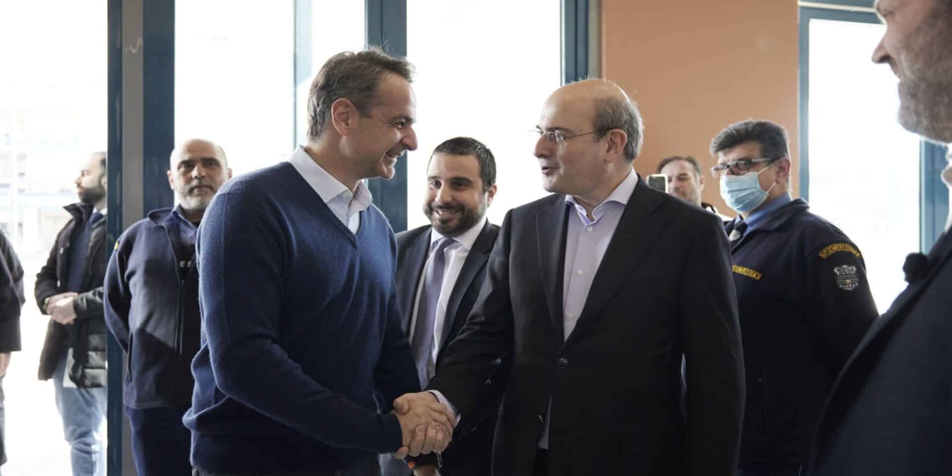 Ο Κυριάκος Μητσοτάκης και ο Κωστής Χατζηδάκης στην ΔΥΠΑ