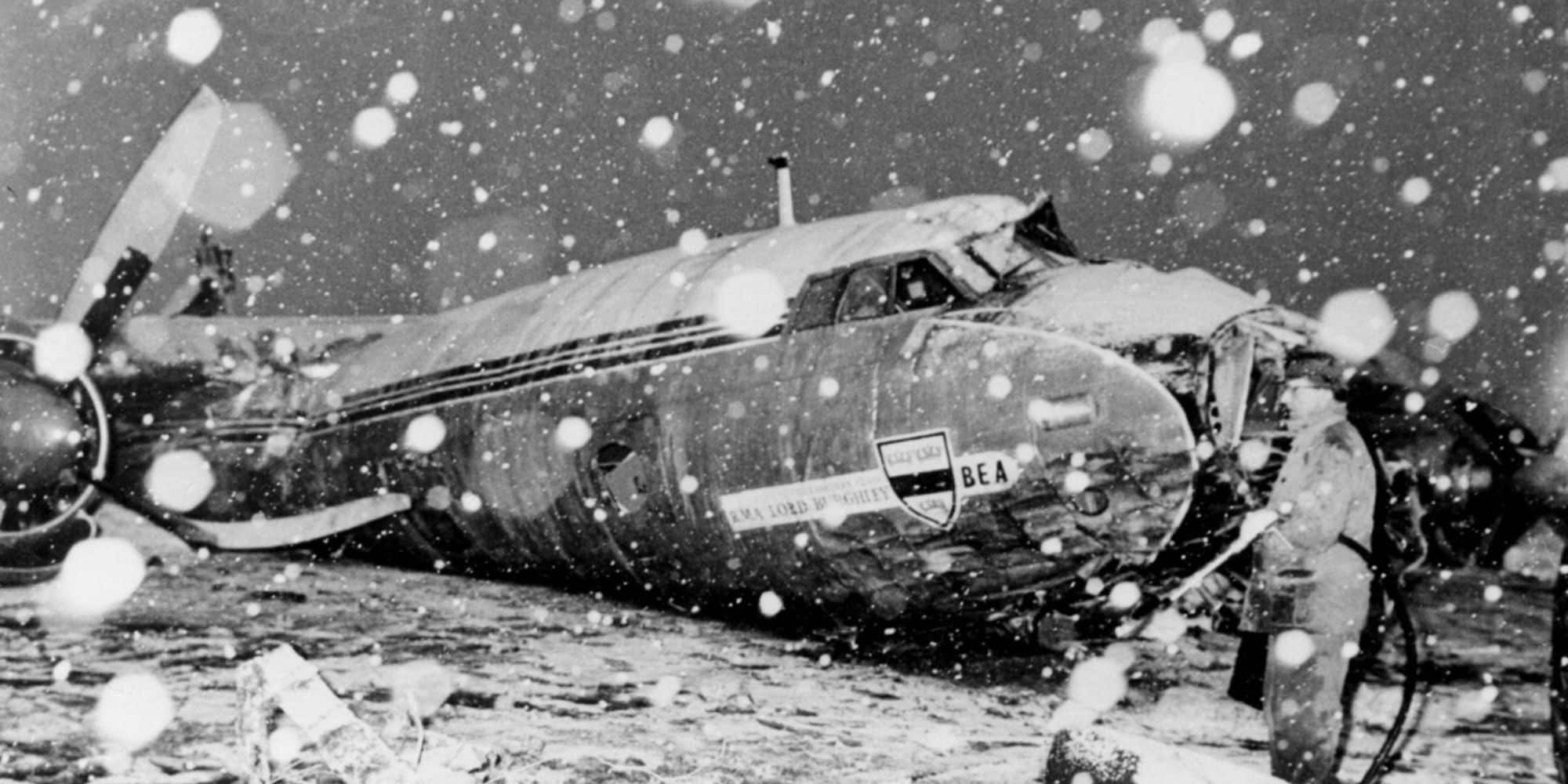 munich manchester 6 2 22 - Σαν σήμερα: Η αεροπορική τραγωδία που σημάδεψε τη Μάντσεστερ Γιουνάιτεντ - Όταν τα ρολόγια «πάγωσαν» στις 3:04 μ.μ.