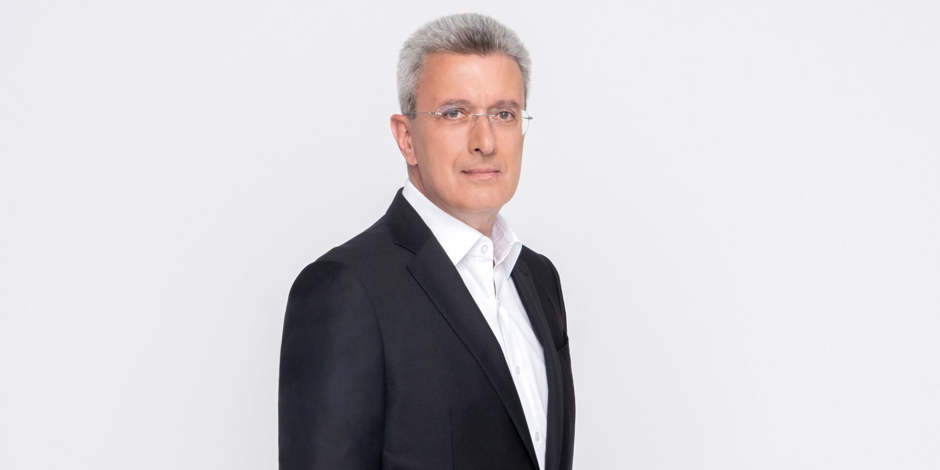 Ο Νίκος Χατζηνικολάου πριν την πρεμιέρα της εκπομπής «Πρόσωπο με πρόσωπο»