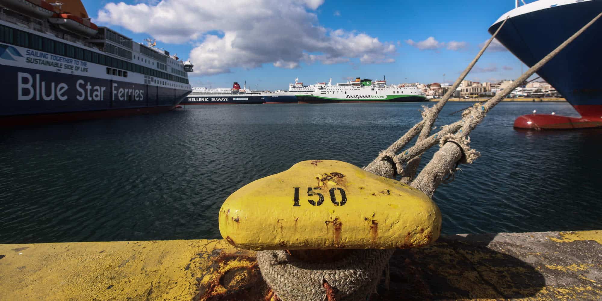 Δεμένα τα πλοία στα λιμάνια της χώρας, λήγει το πρωί της Παρασκευή η απεργία της ΠΝΟ