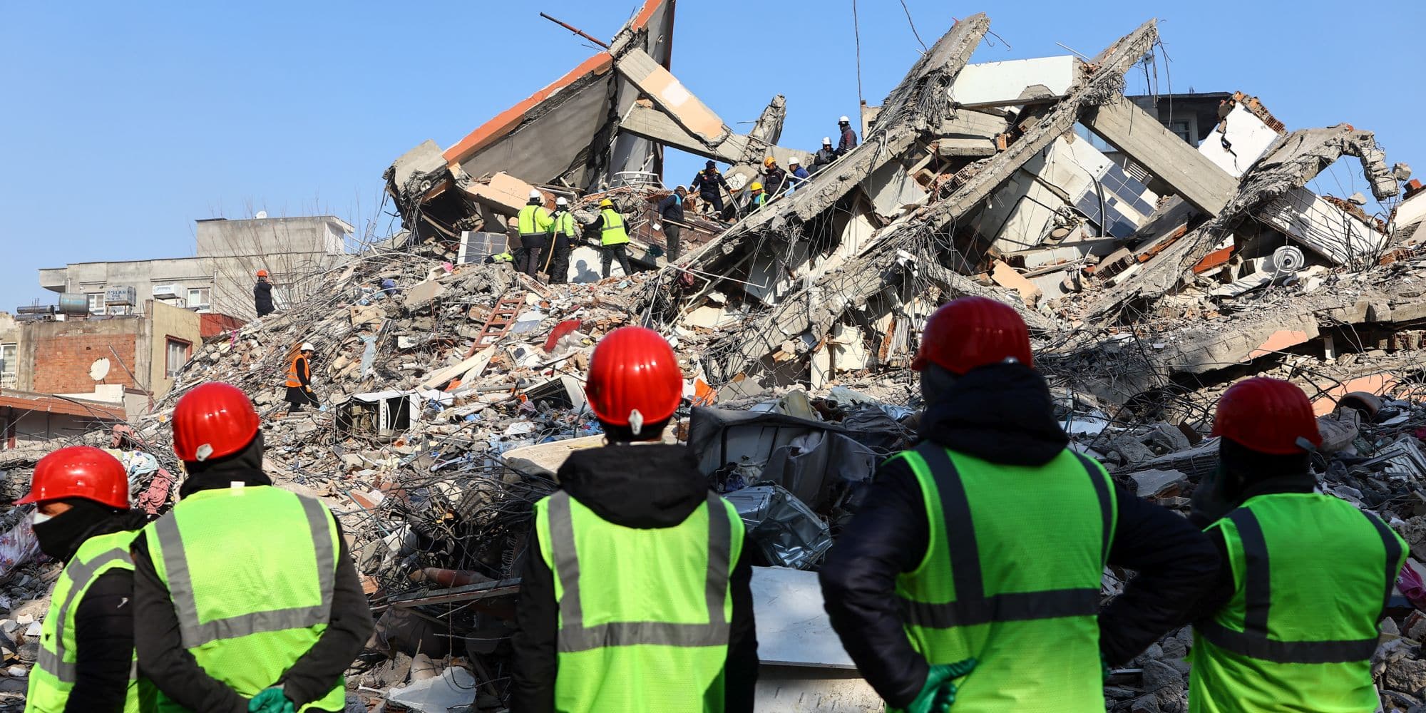 Διασώστες στην Τουρκία μετά τον σεισμό