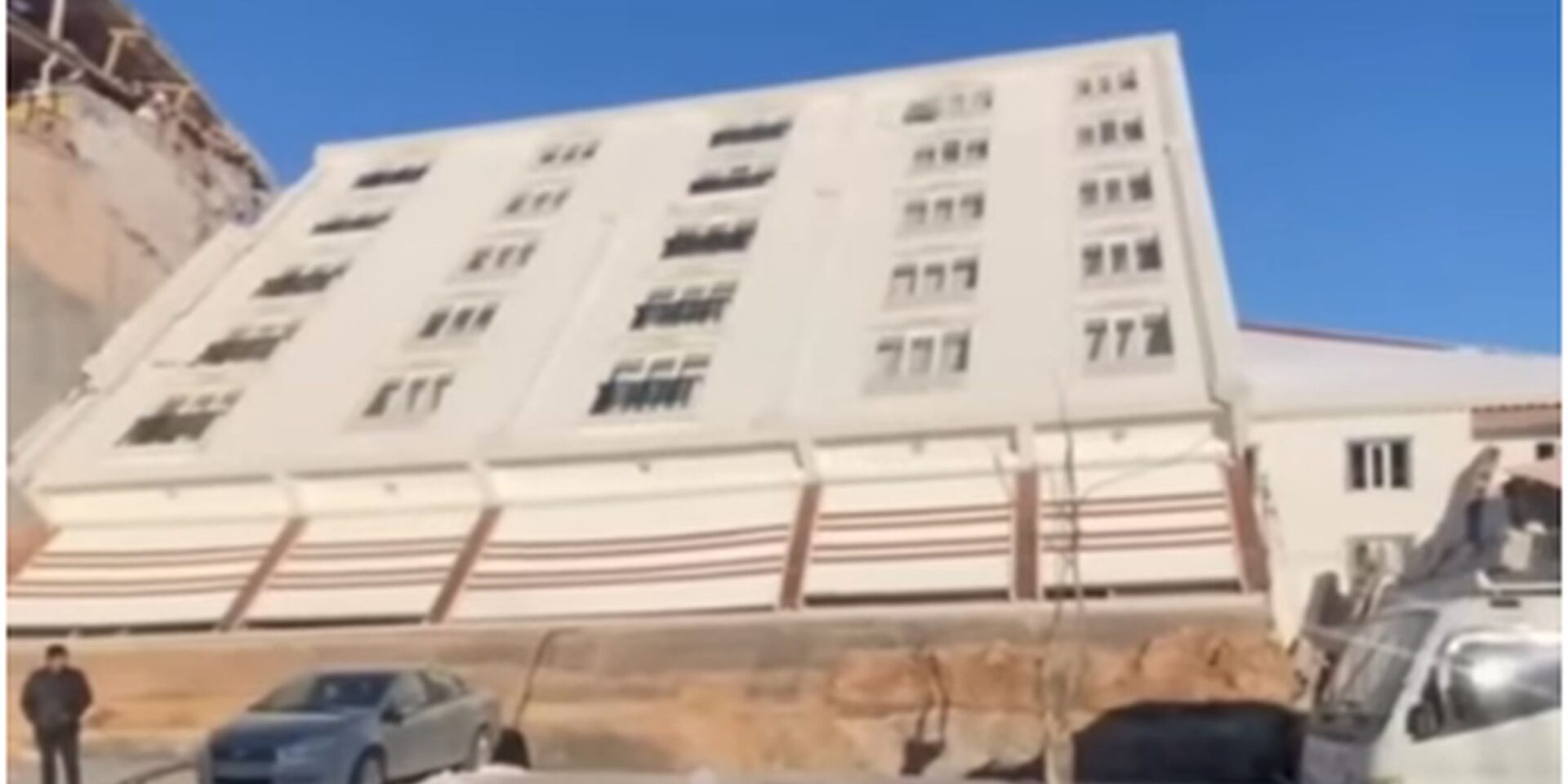 Το κτίριο χωρίς θεμέλια στην Τουρκία