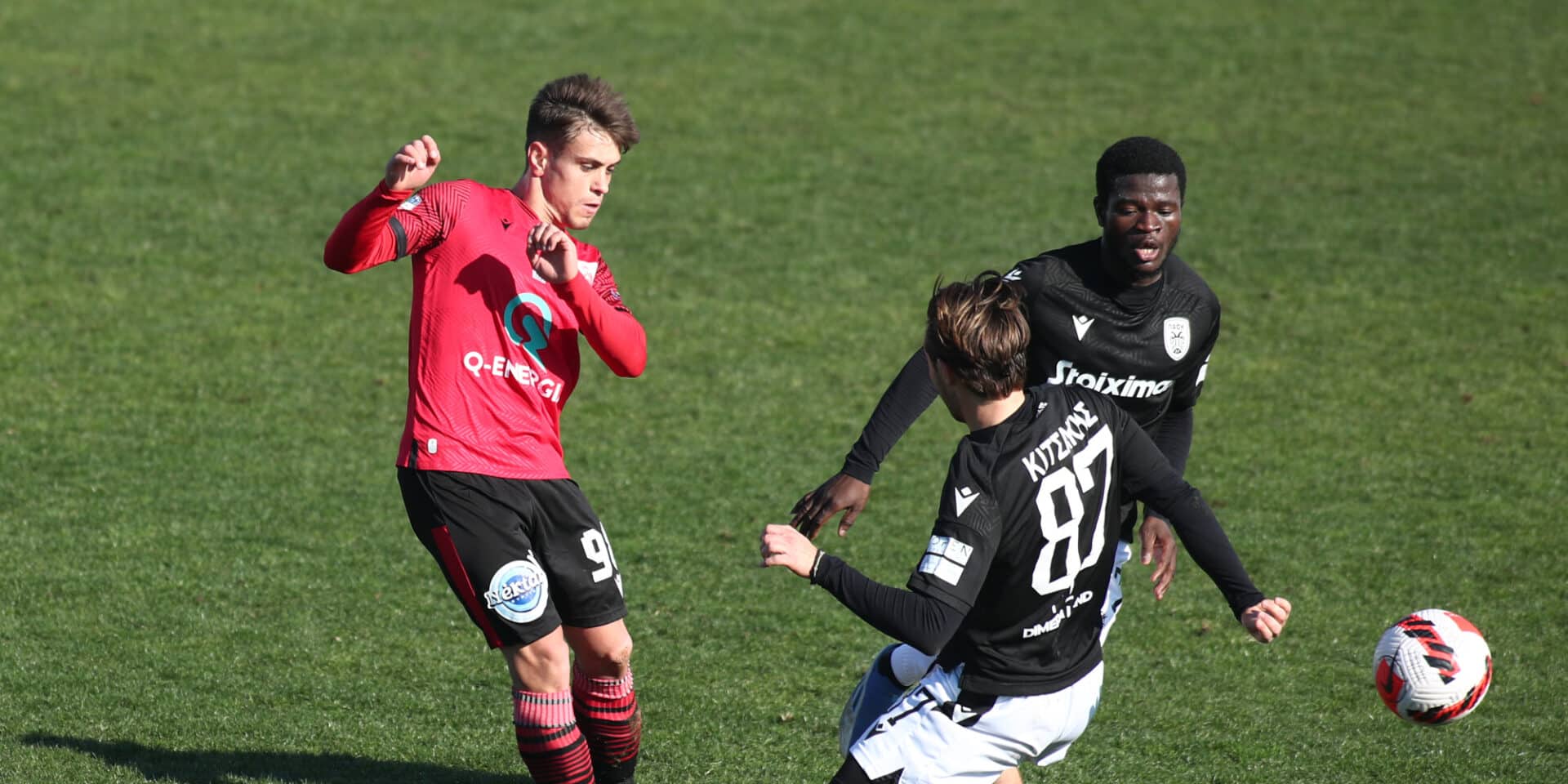 Φάση από αγώνα της Super League 2