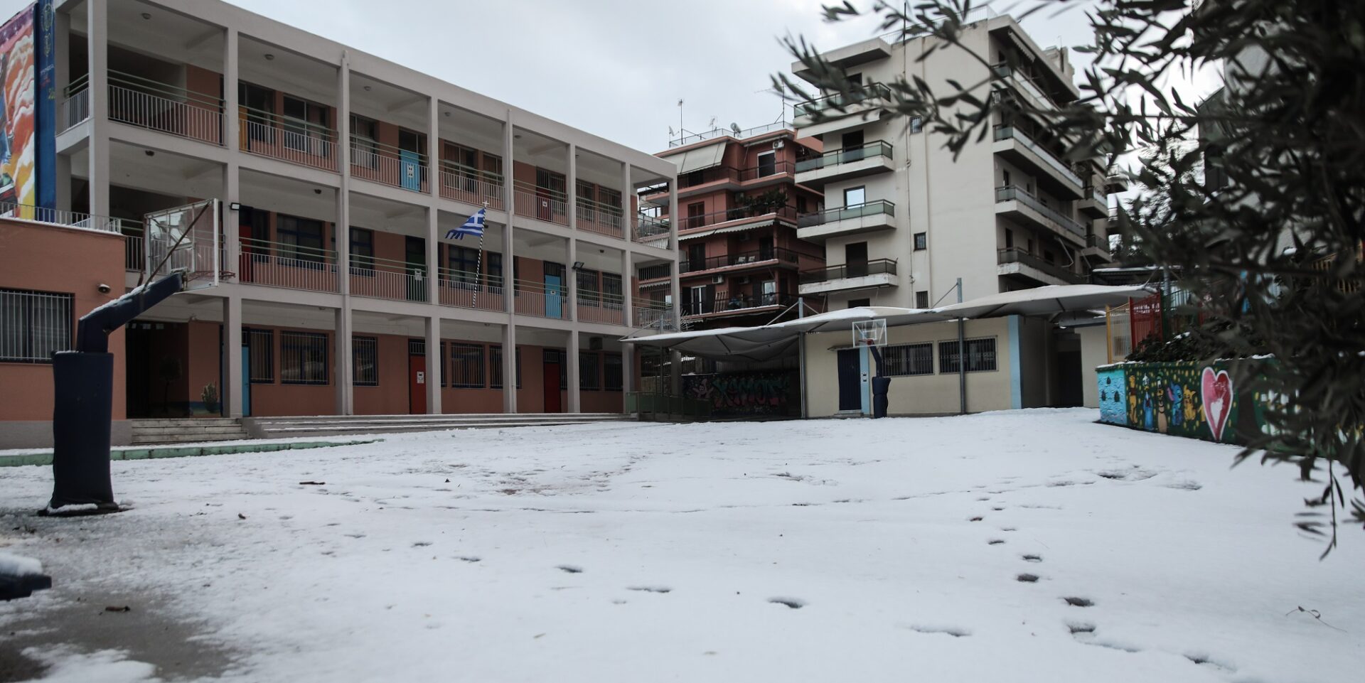 Ποια σχολεία θα μείνουν κλειστά από την κακοκαιρία Barbara