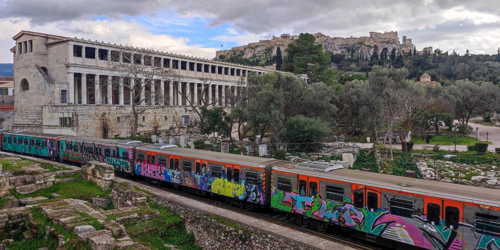 Συννεφιασμένος καιρός στο Θησείο