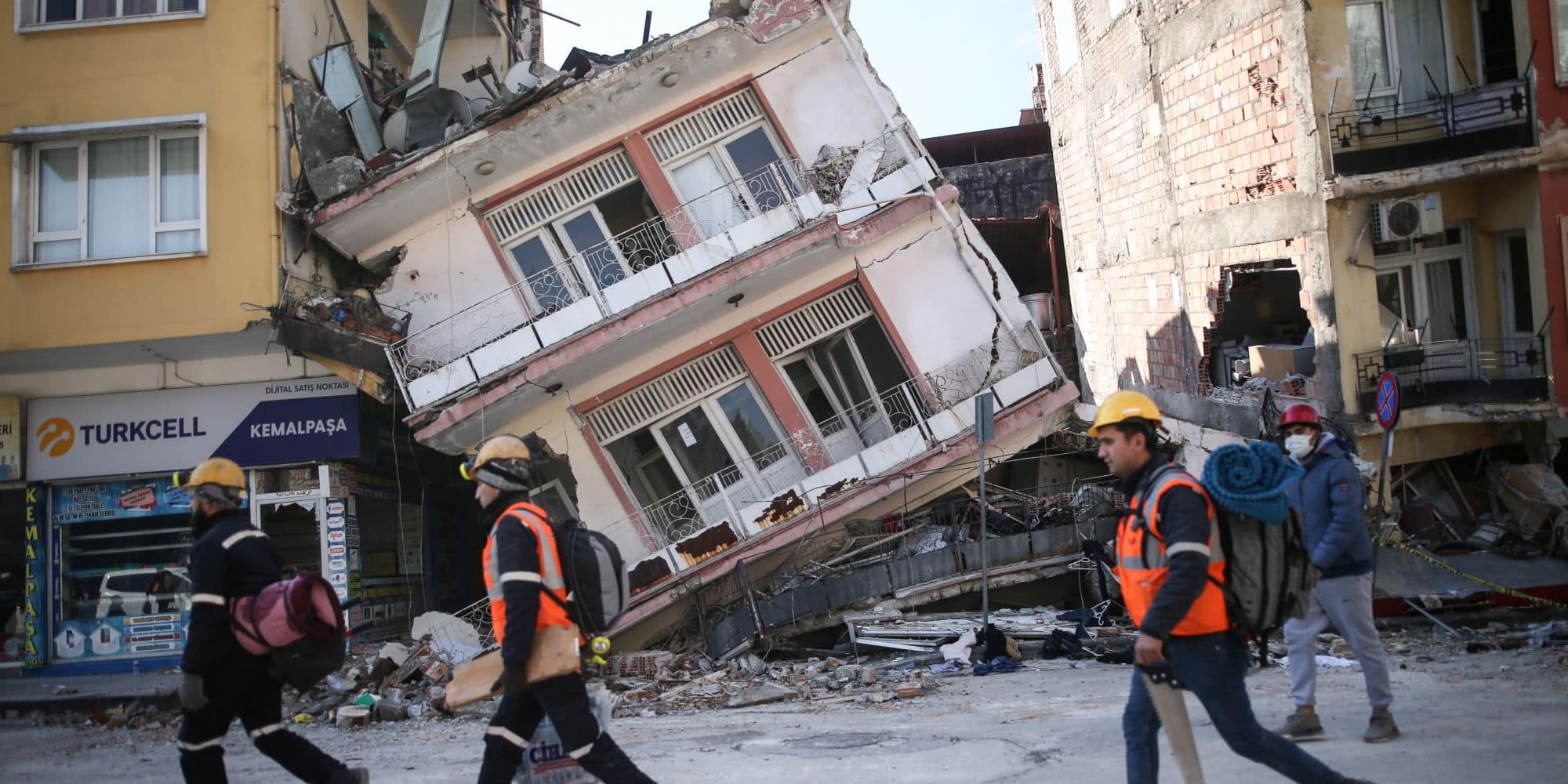 Διασώστες στον σεισμό στην Τουρκία