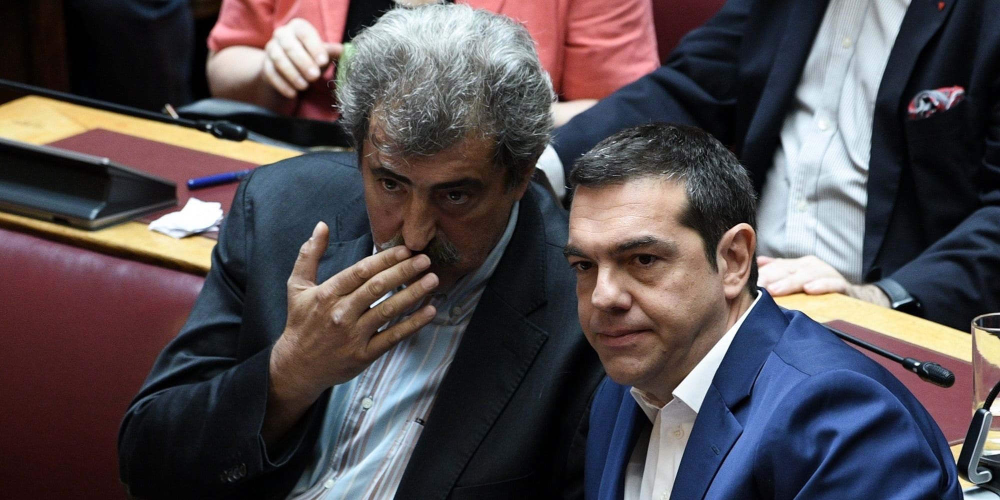 Ο πρόεδρος του ΣΥΡΙΖΑ, Αλέξης Τσίπρας, με τον Παύλο Πολάκη στη Βουλή