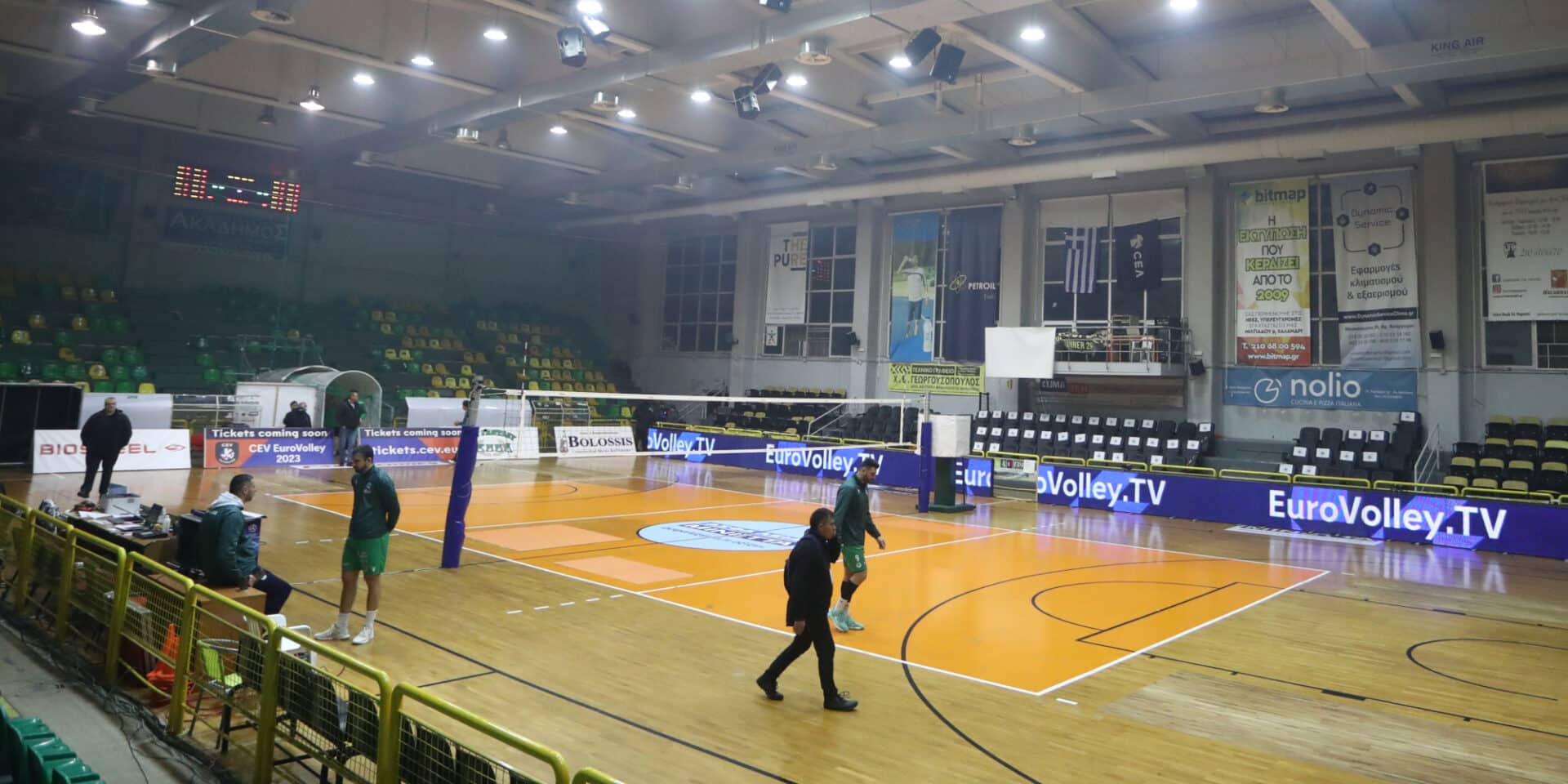 Εικόνα από το κλειστό του Αγίου Θωμά πριν το Παναθηναϊκός-Ολυμπιακός