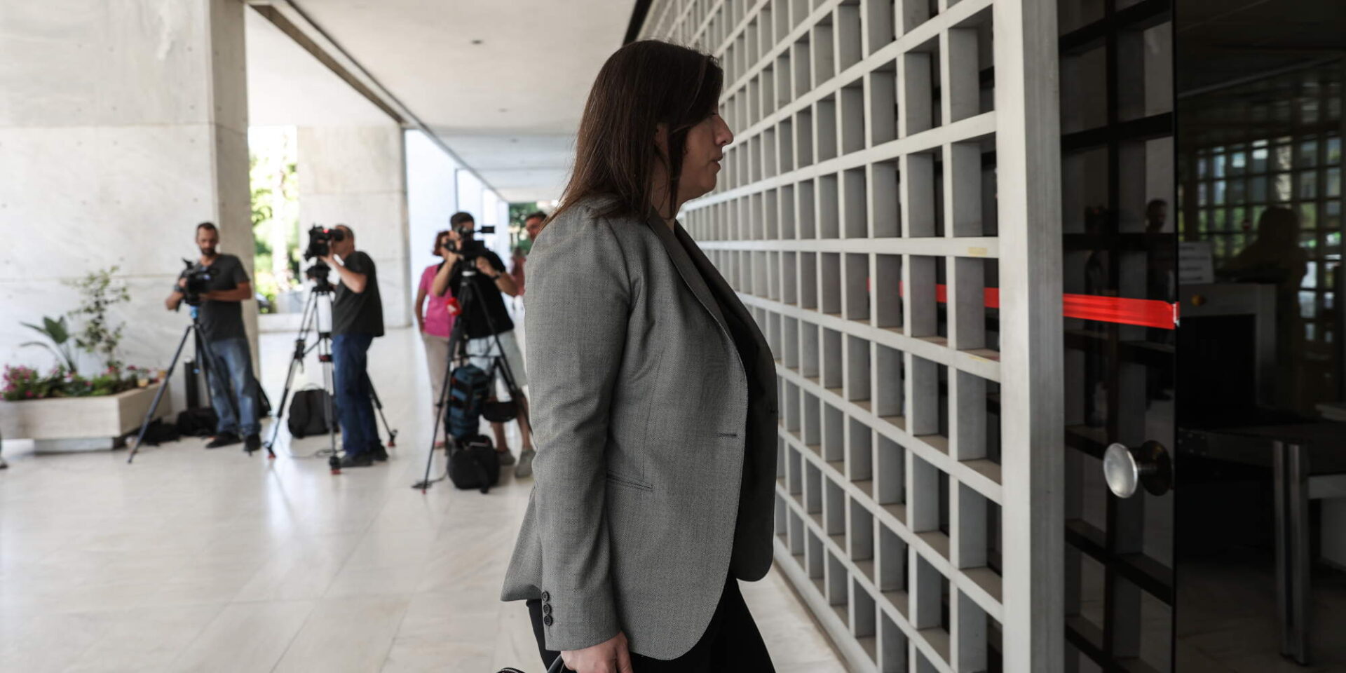 Η Ζωή Κωνσταντοπούλου καταθέτει ως μάρτυρας στη δίκη για το Μάτι