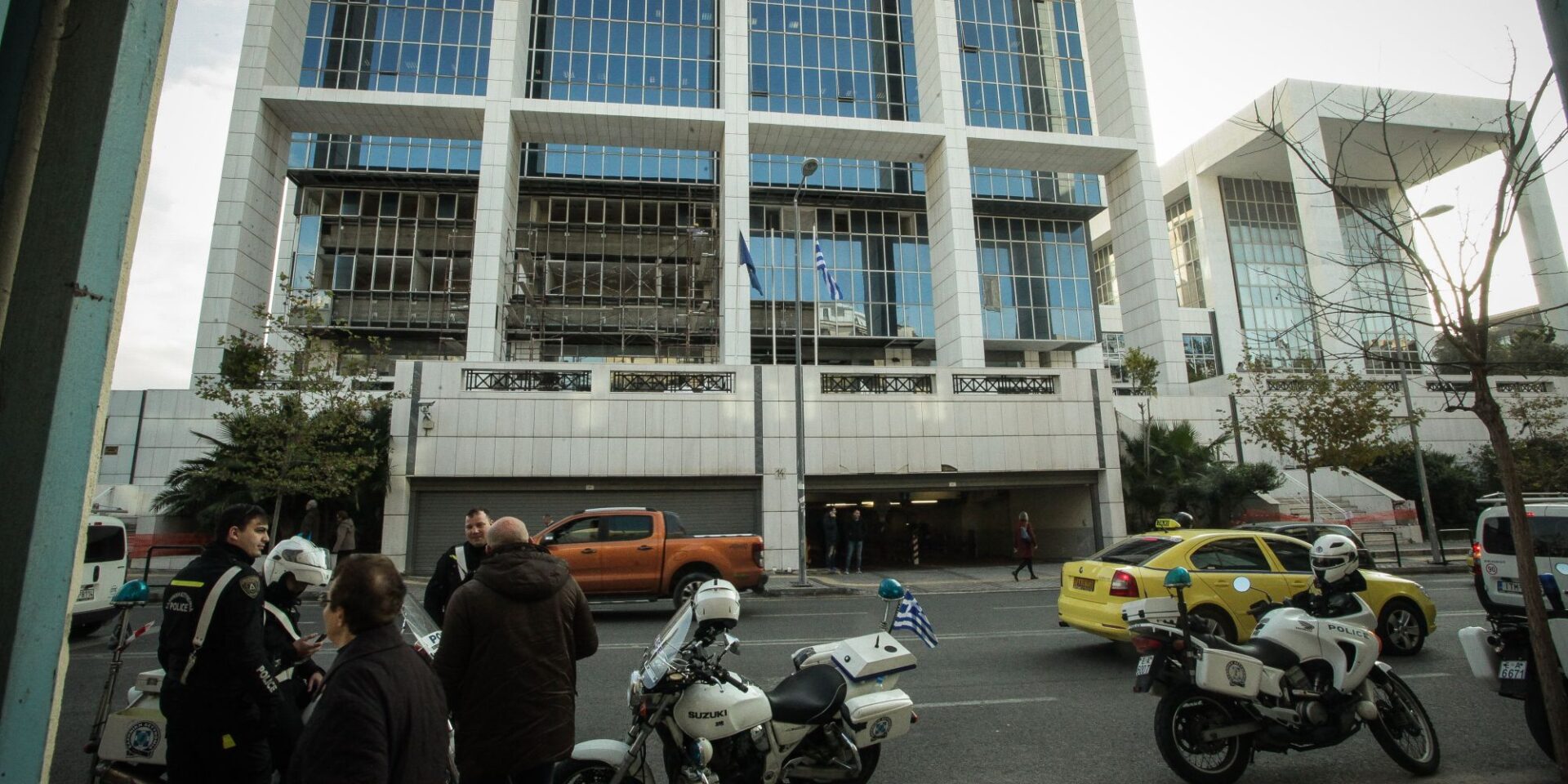 Αστυνομία έξω από το Εφετείο Αθηνών