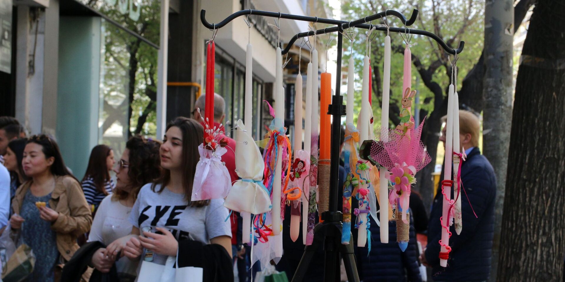 Ο κόσμος στα καταστήματα το Πάσχα