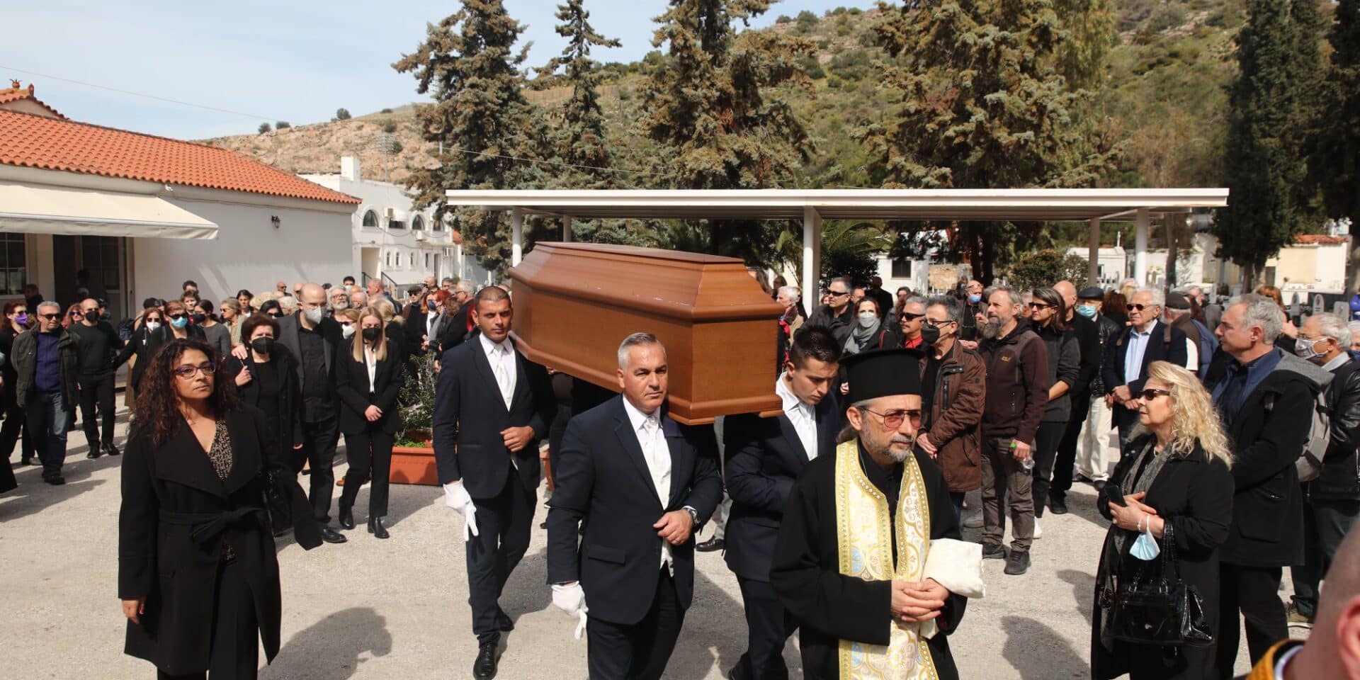 Κηδεία Λάκη Παπαστάθη