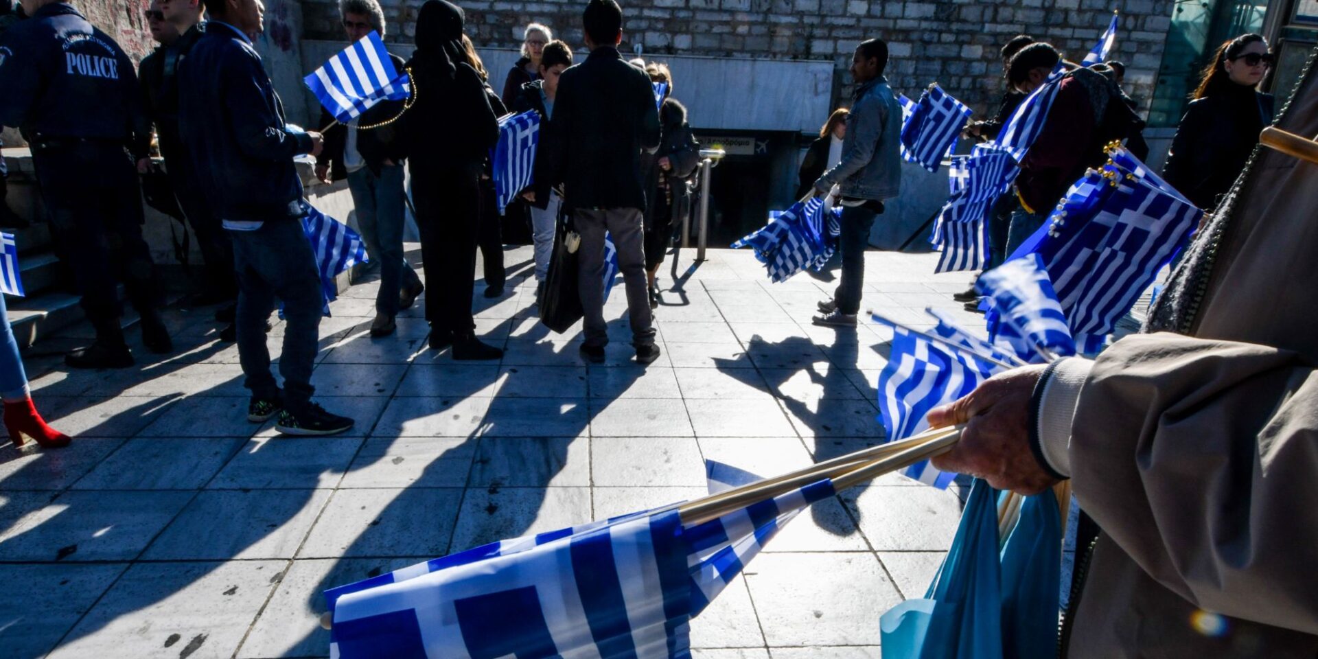 Κόσμος στο Σύνταγμα για την παρέλαση