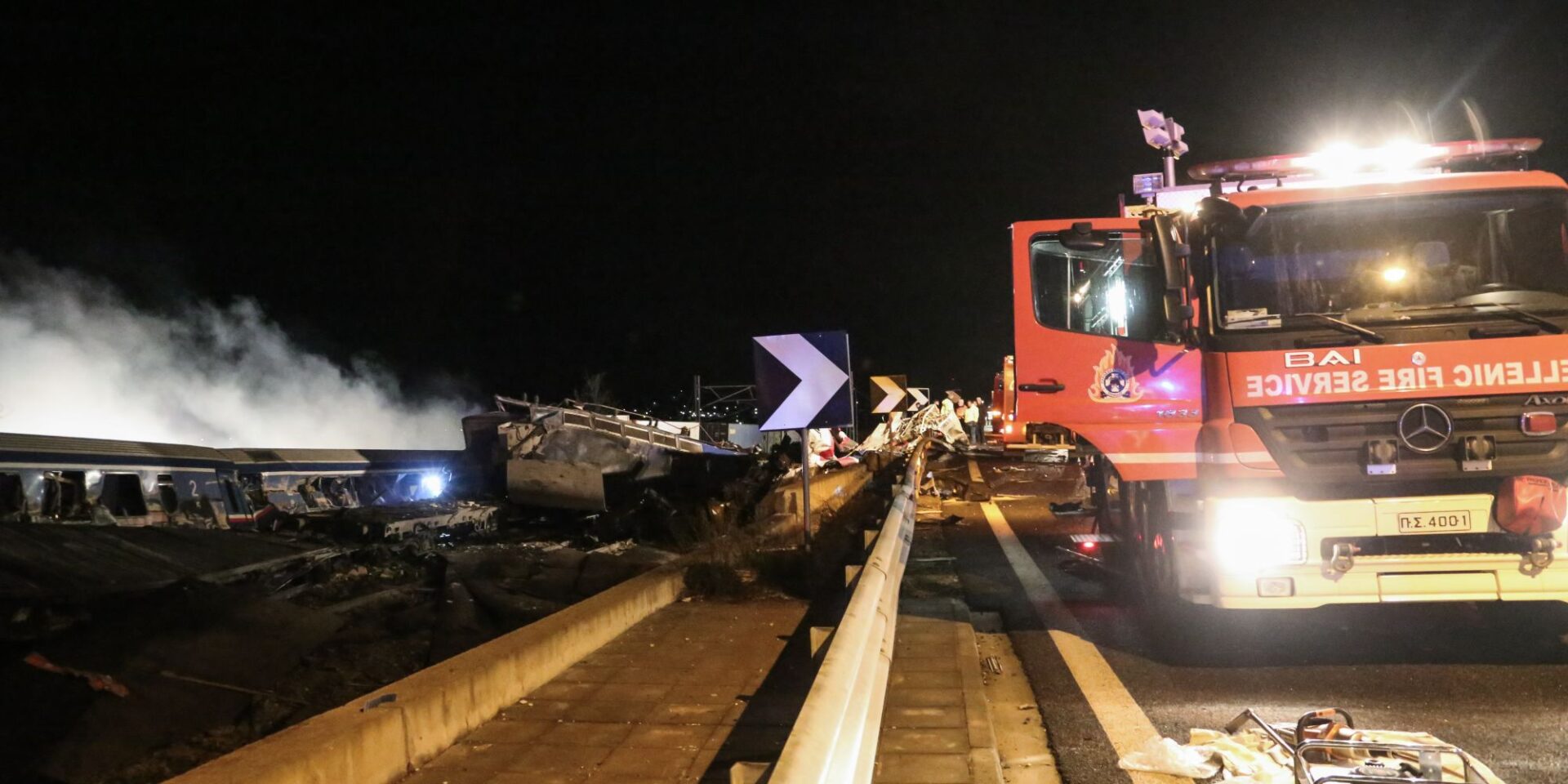 Εικόνα από το σημείο σύγκρουσης των τρένων στα Τέμπη