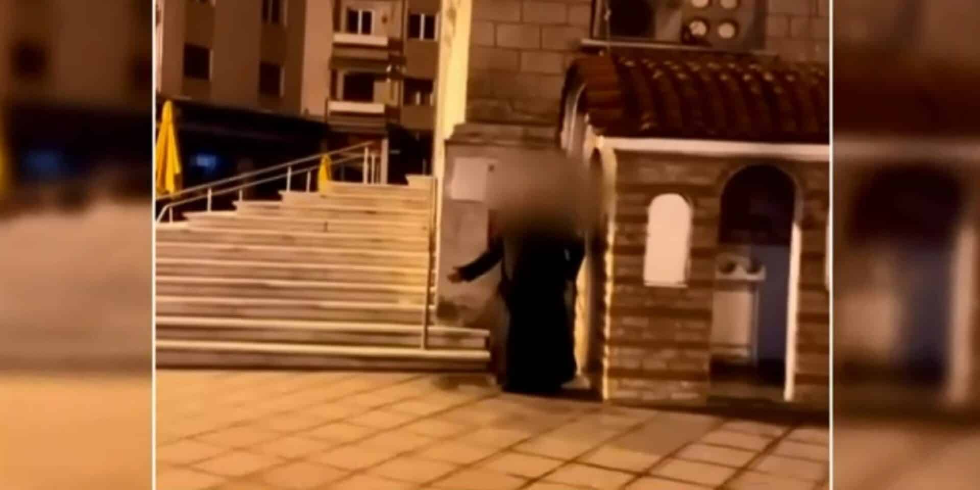 Ο ρασοφόρος που έβριζε έξω από εκκλησία