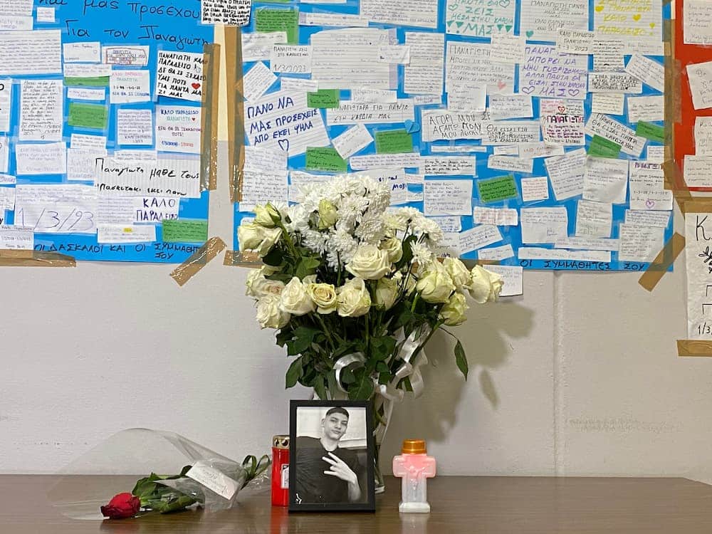 Τα μηνύματα για τον 15χρονο που σκοτώθηκε στα Τέμπη