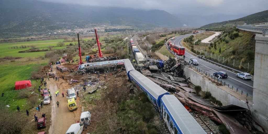 Αδιανόητες εικόνες στα Τέμπη