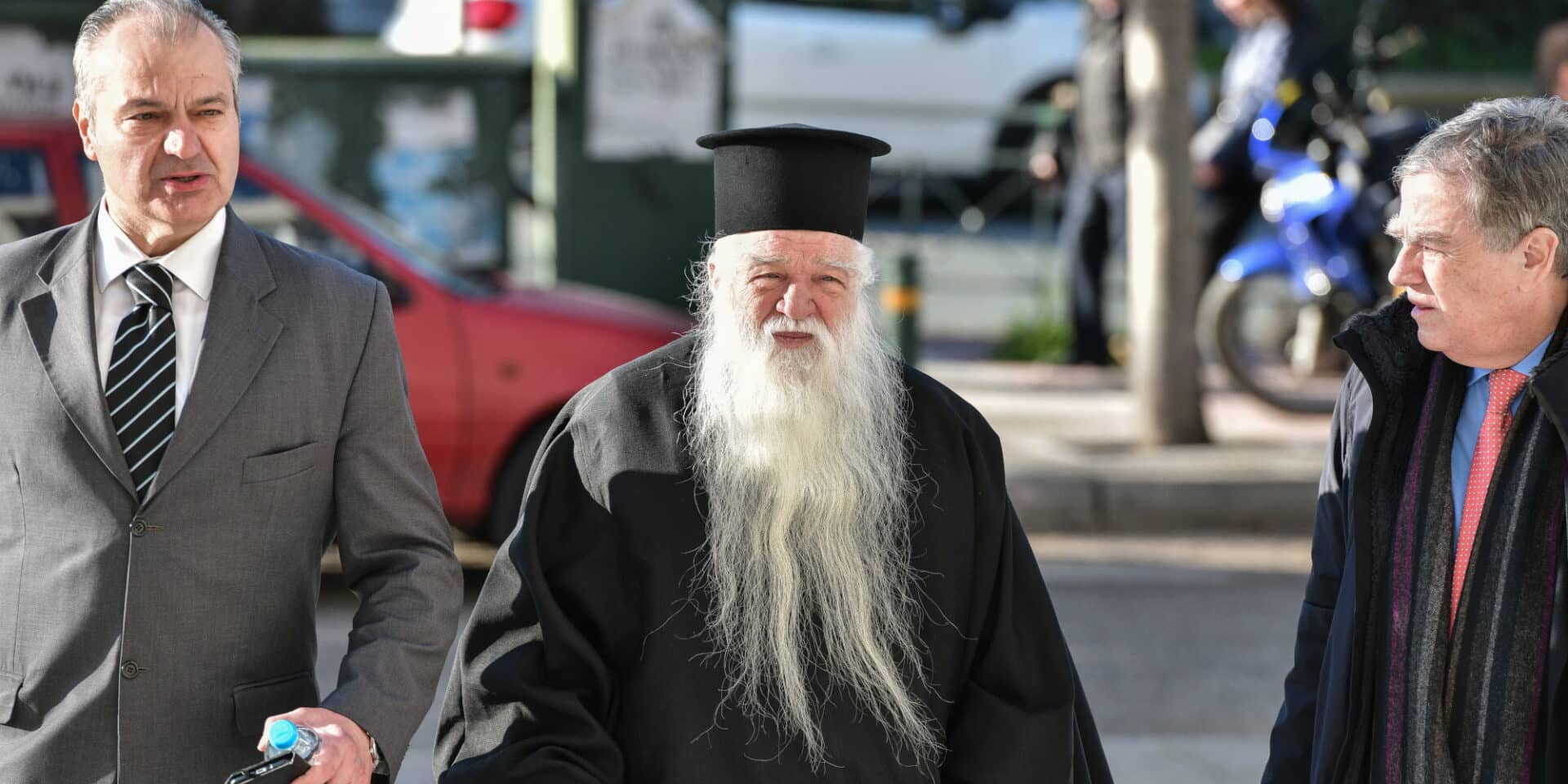 Αηδία προκάλεσαν οι δηλώσεις του Αμβρόσιου για τα Τέμπη