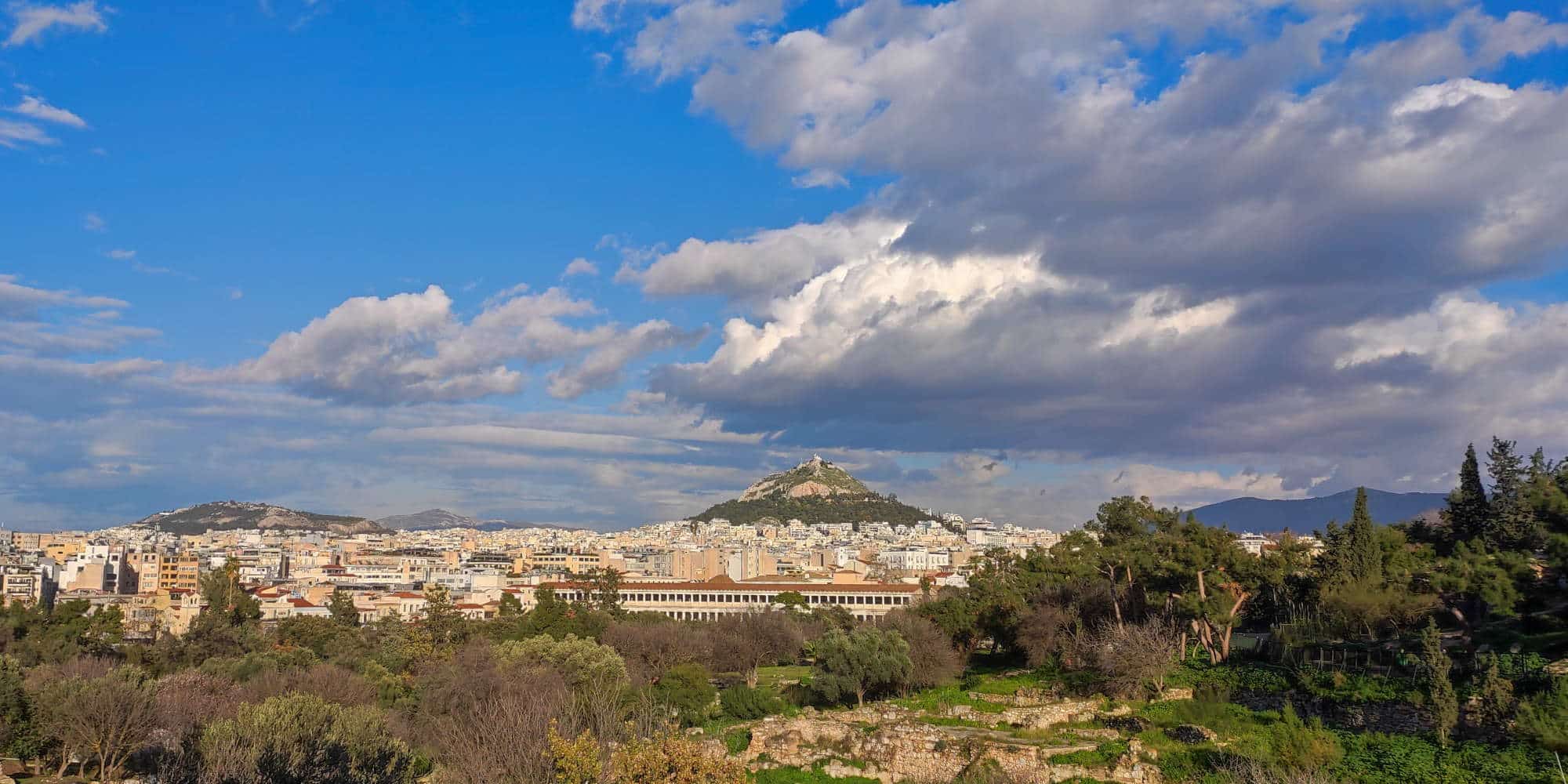 Ανοιξιάτικος καιρός πάνω από το Θησείο, στο κέντρο της Αθήνας / Φωτογραφία: Eurokinissi