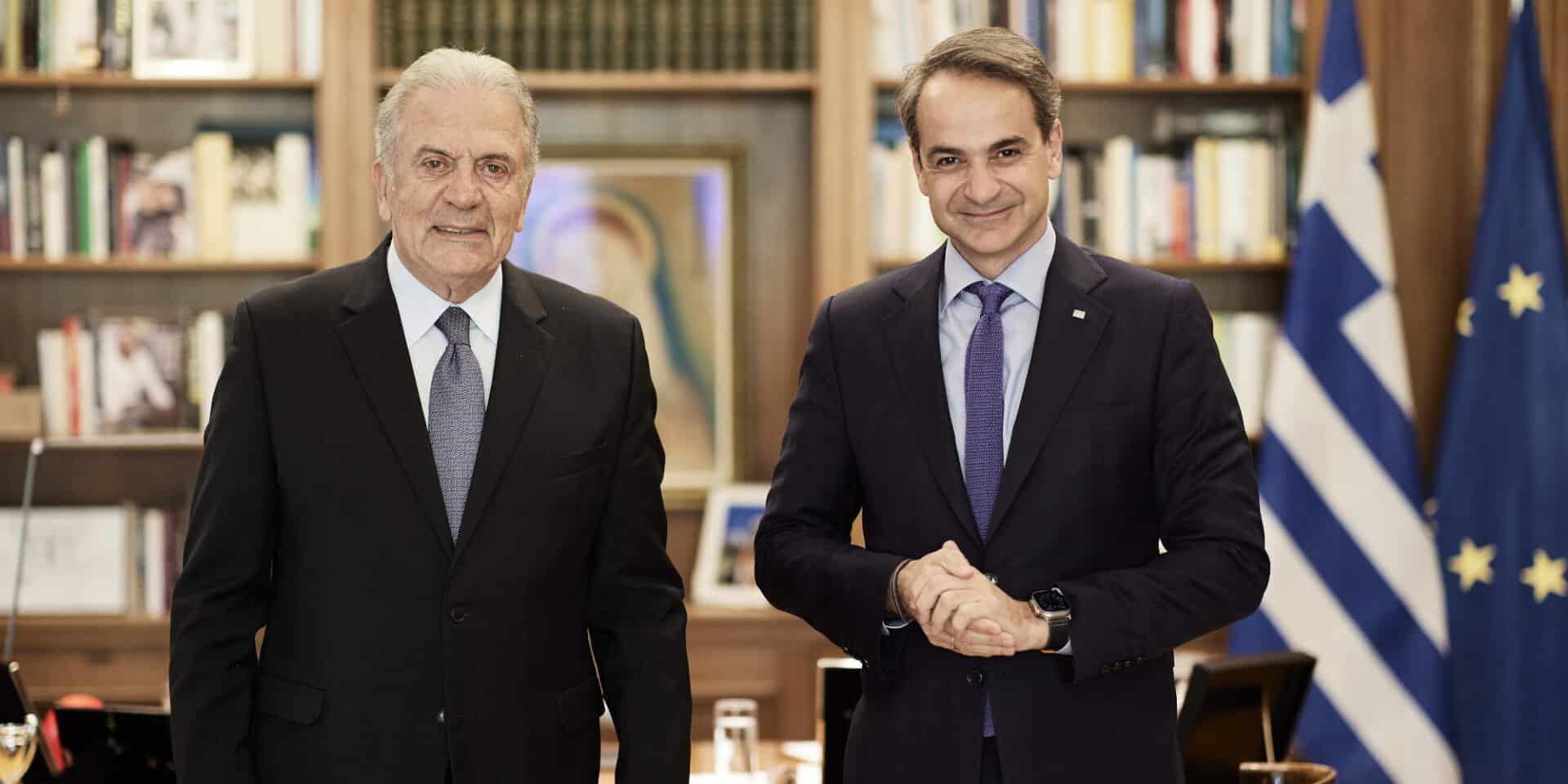 Ο υποψήφιος βουλευτής Δημήτρης Αβραμόπουλος με τον Κυριάκο Μητσοτάκη / Φωτογραφία: Eurokinissi