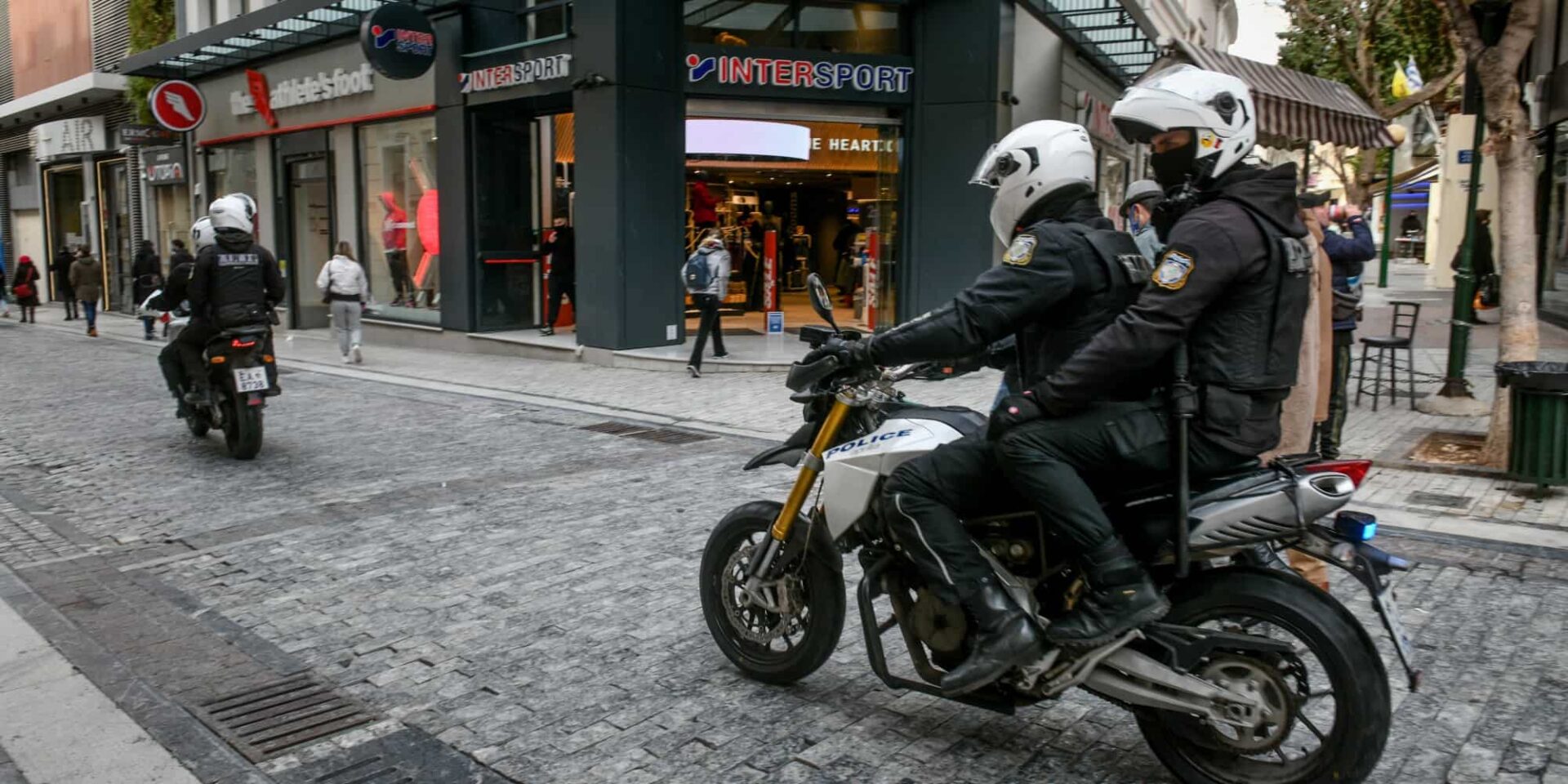 Δημοτική αστυνομία στην Ερμού