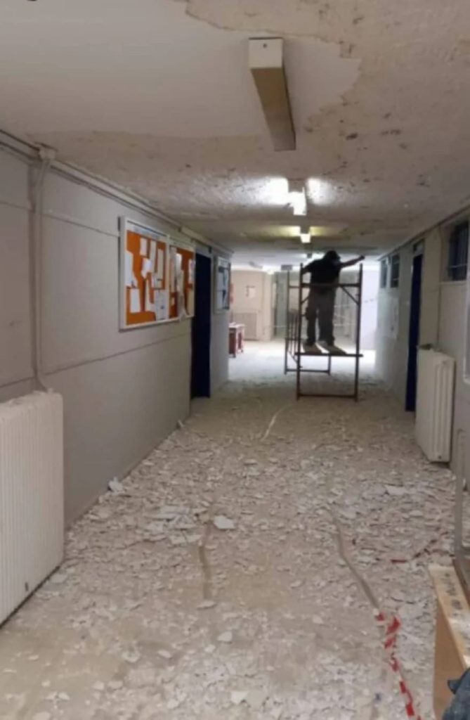 Κατέρρευσε η οροφή στον κεντρικό διάδρομο του ΤΕΦΑΑ Αθηνών στο ΕΚΠΑ 