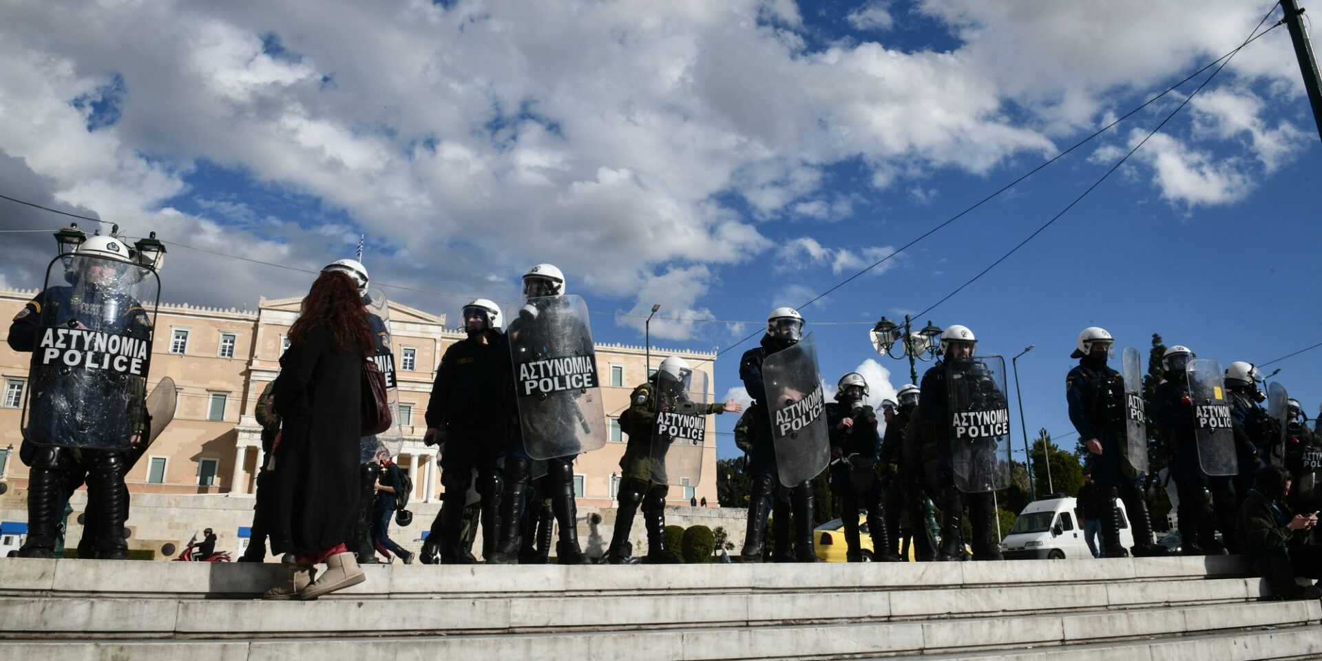 Ο ΣΥΡΙΖΑ σχολιάζει τα επεισόδια στο Σύνταγμα